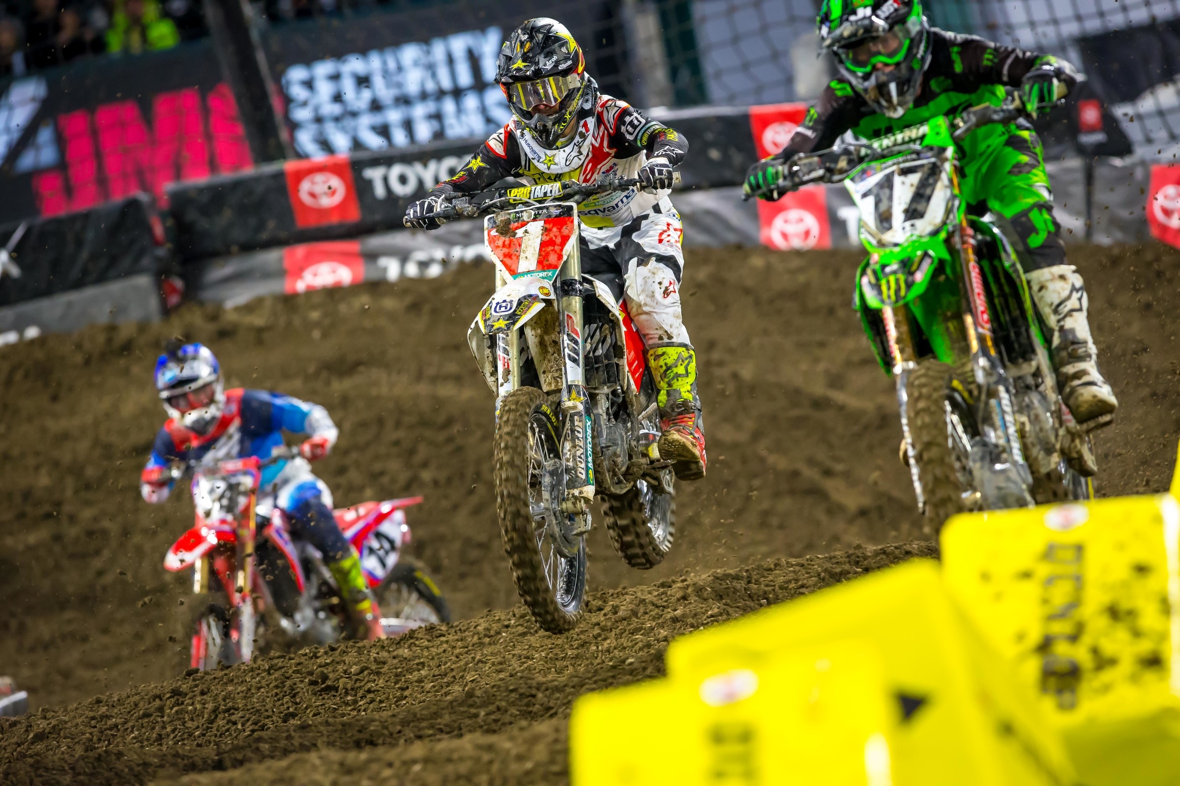 Race Day Feed: Anaheim 1