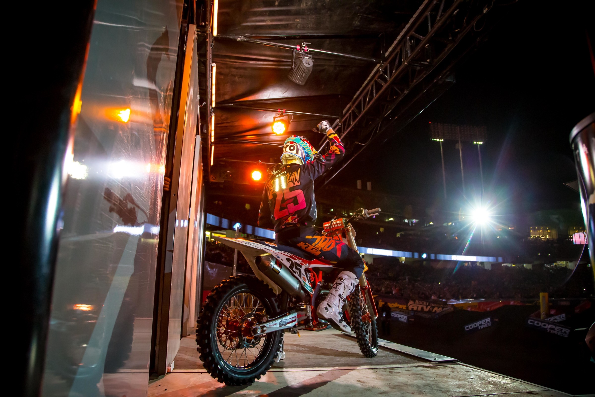 Race Day Feed: Oakland