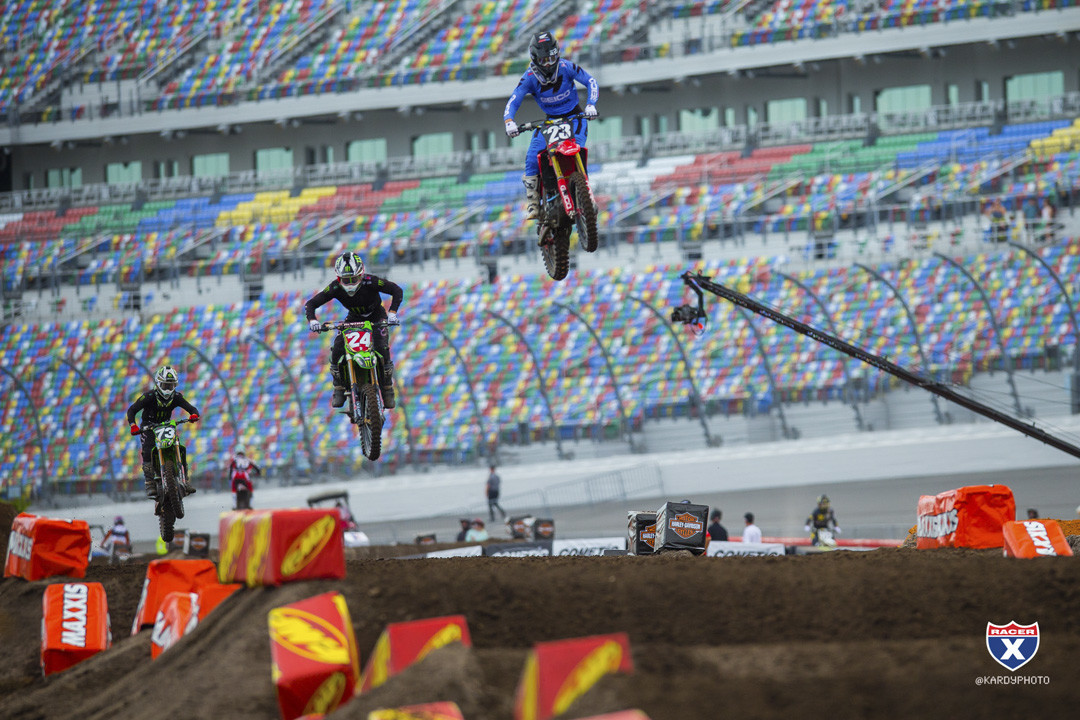 Multiple_JK_SX19_Daytona_1160