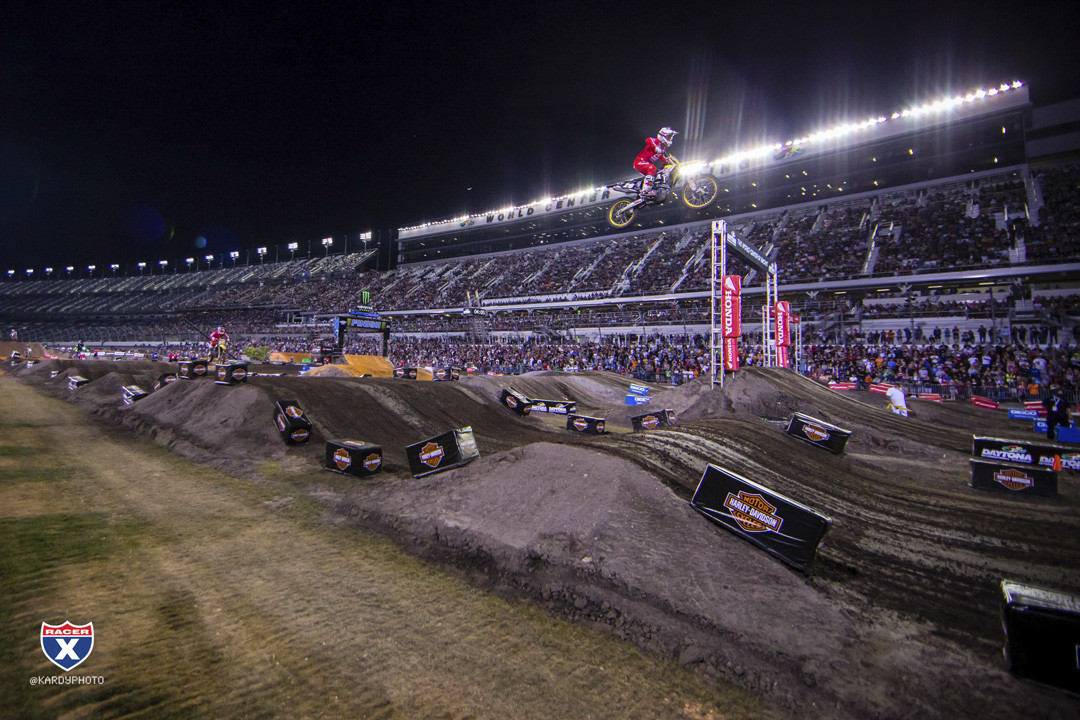 Pits_JK_SX19_Daytona_1831