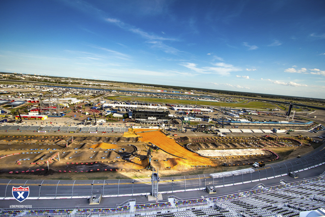 Pits_RS_SX19_Daytona_015A
