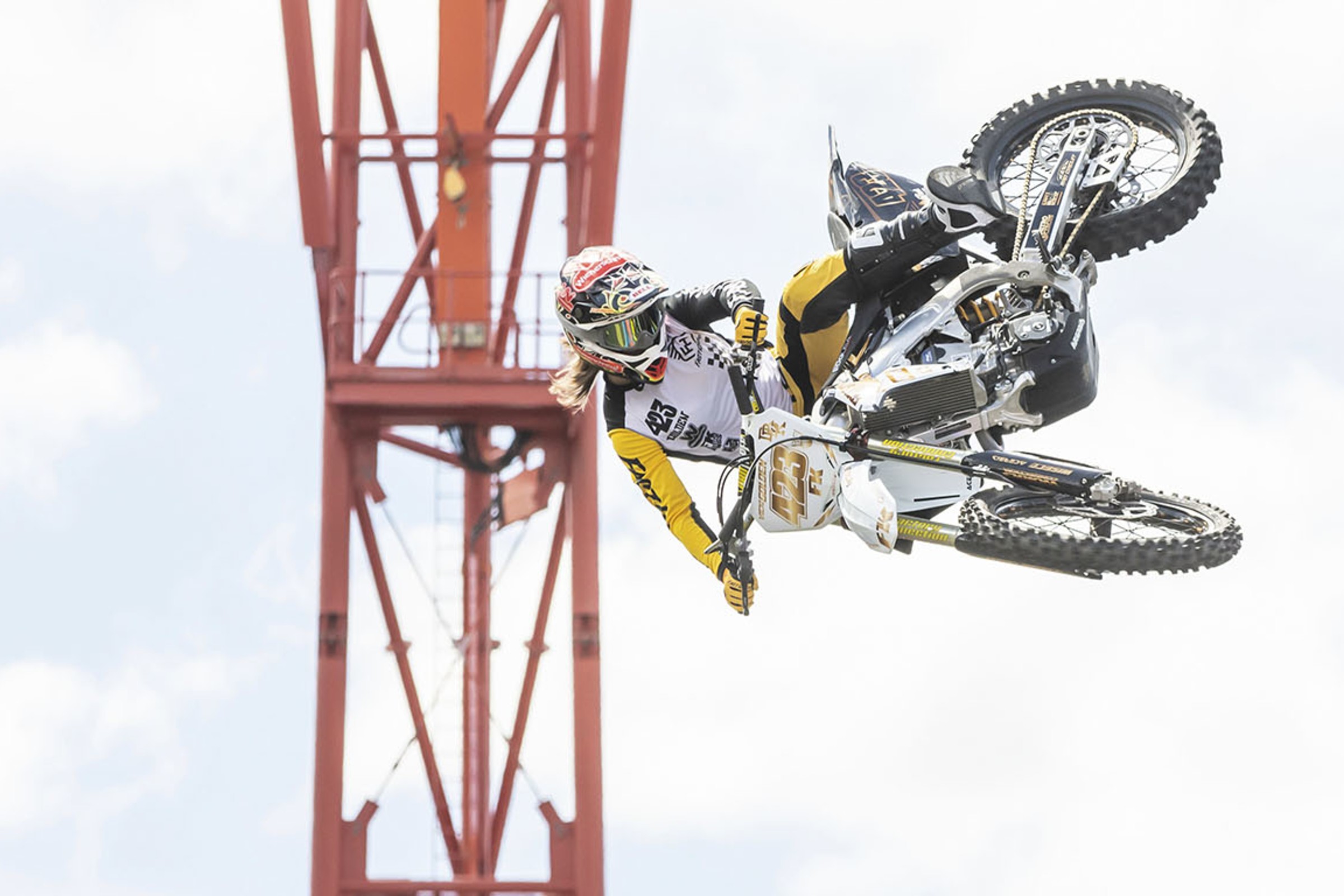 Golden, Hodges Will Attempt To Break Records On <em> Evel Live 2 </em>