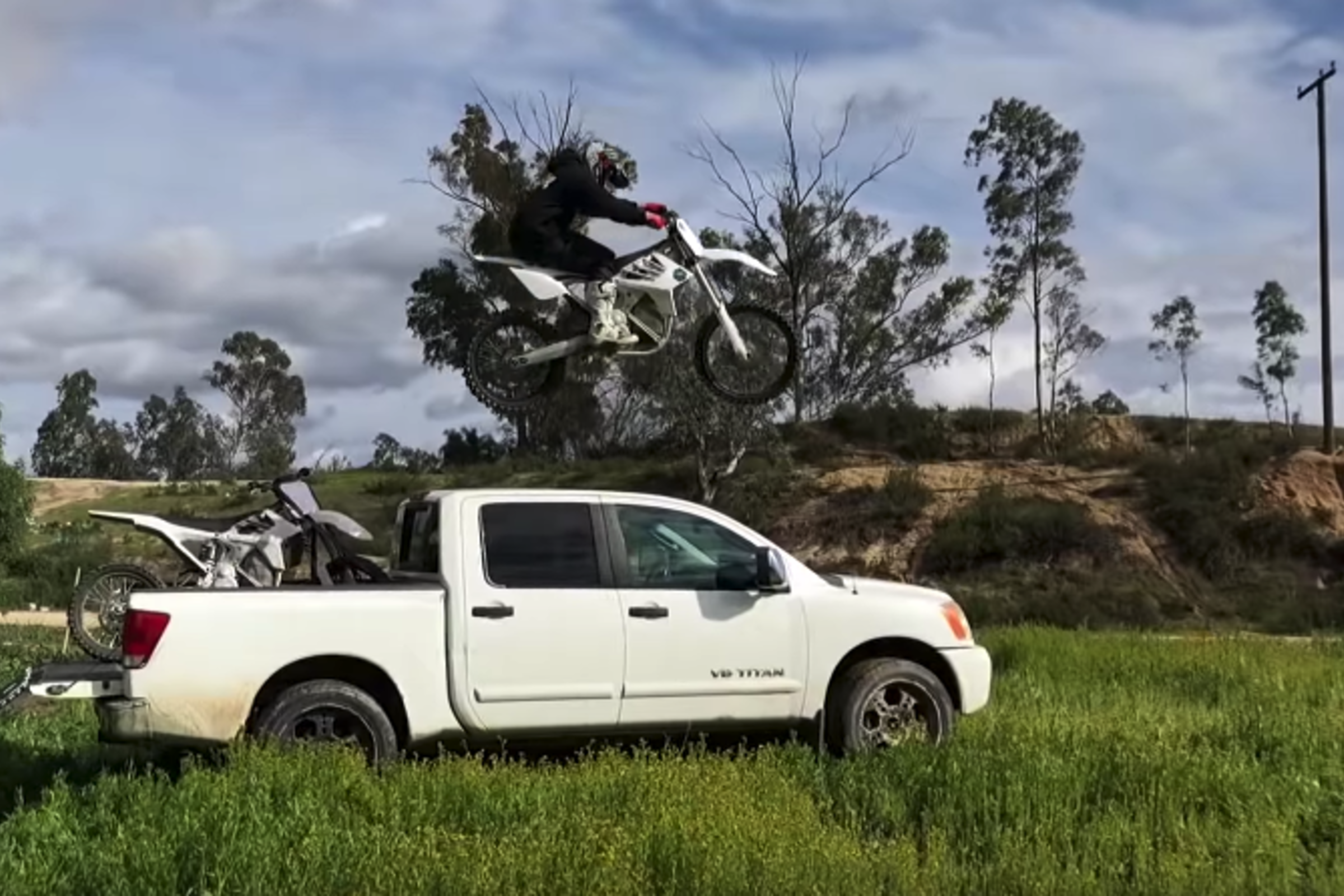 Josh Hill Still Has It: Shredding An E-Bike