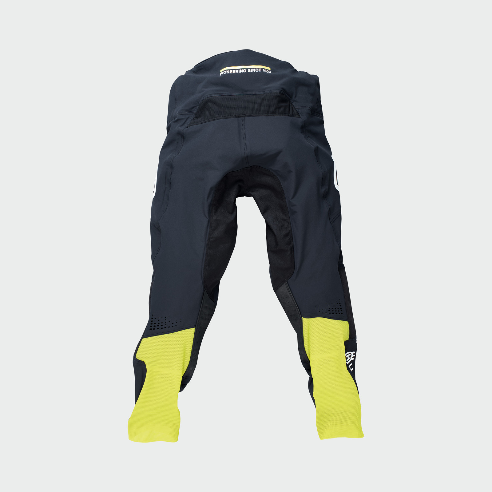 56184_3HS20000560X_RAILED_PANTS_BACK