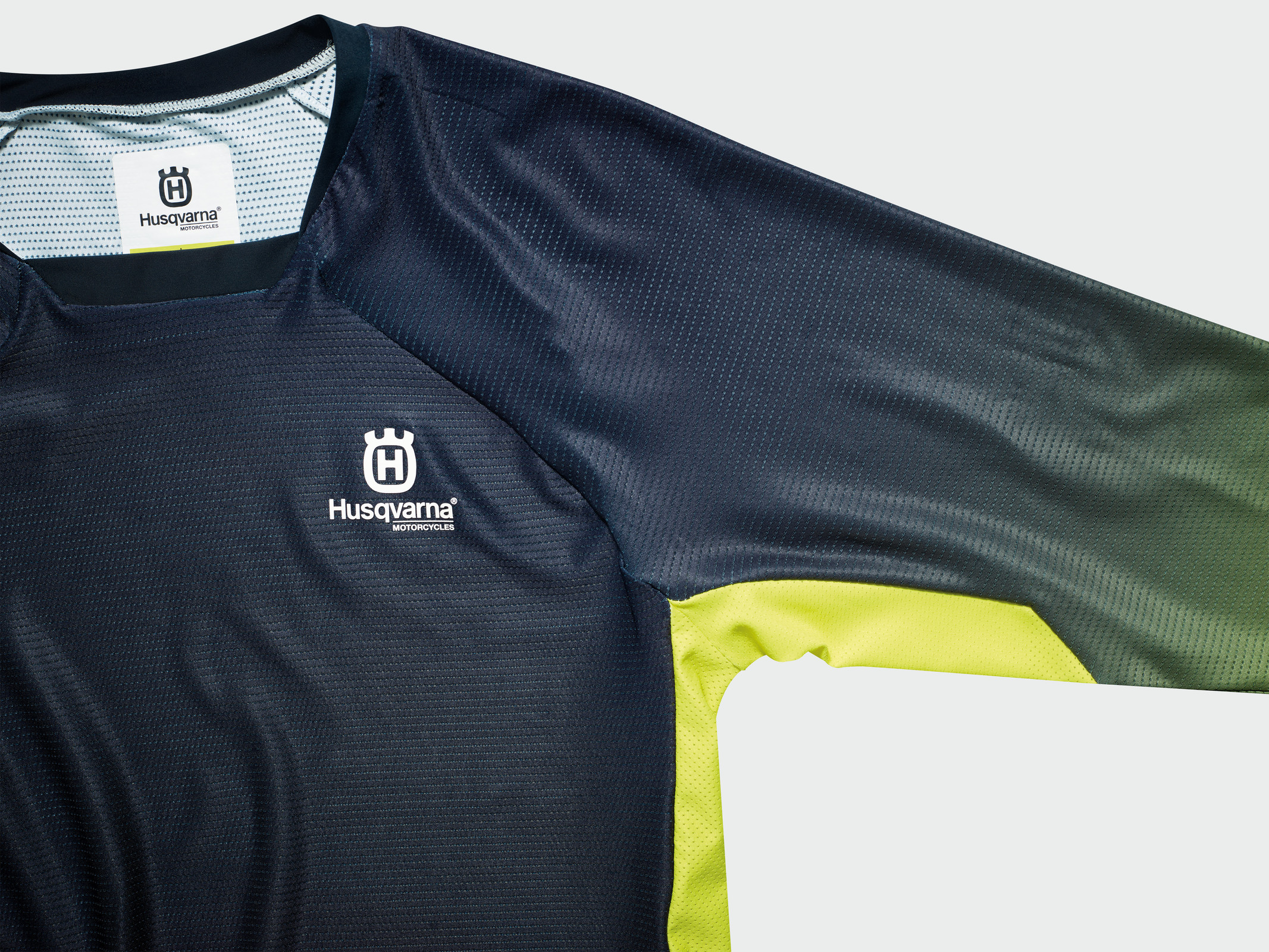 56171_3HS20000530X_KIDS_RAILED_SHIRT_CLOSE_UP_1