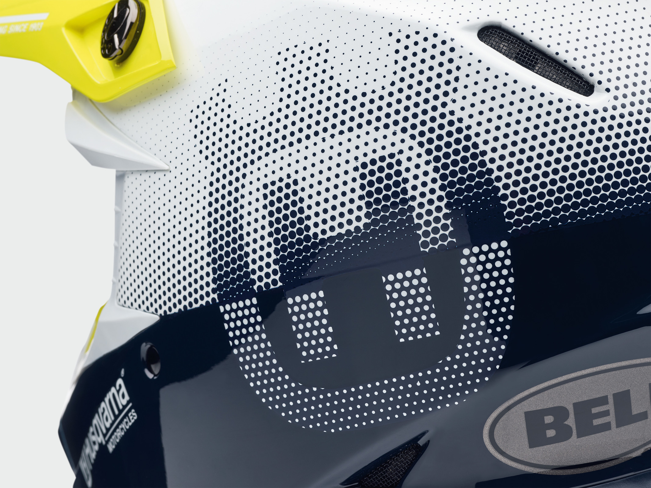 56211_3HS20000640X_MOTO_9_MIPS_GOTLAND_HELMET_CLOSE_UP