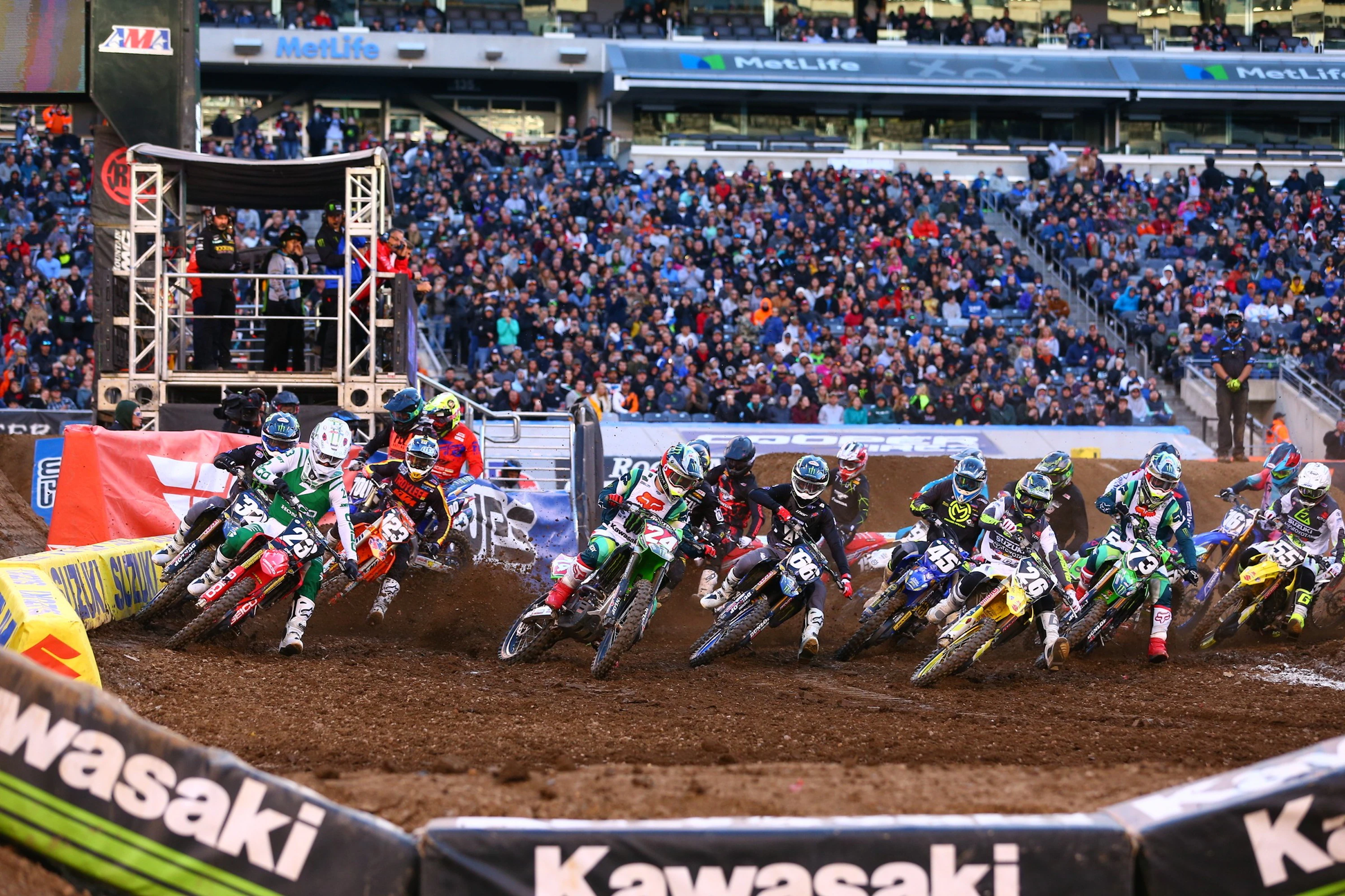 2019 East Rutherford Supercross Highlights - Racer X