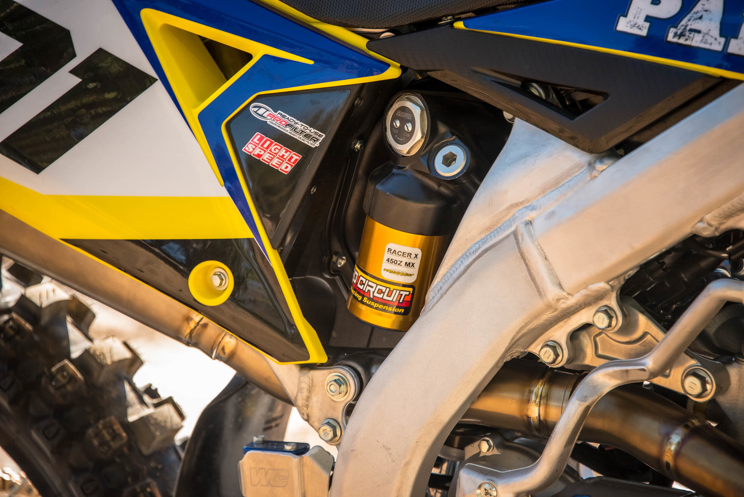 Racer X Films: 2019 Suzuki RM-Z450 Garage Build - Racer X