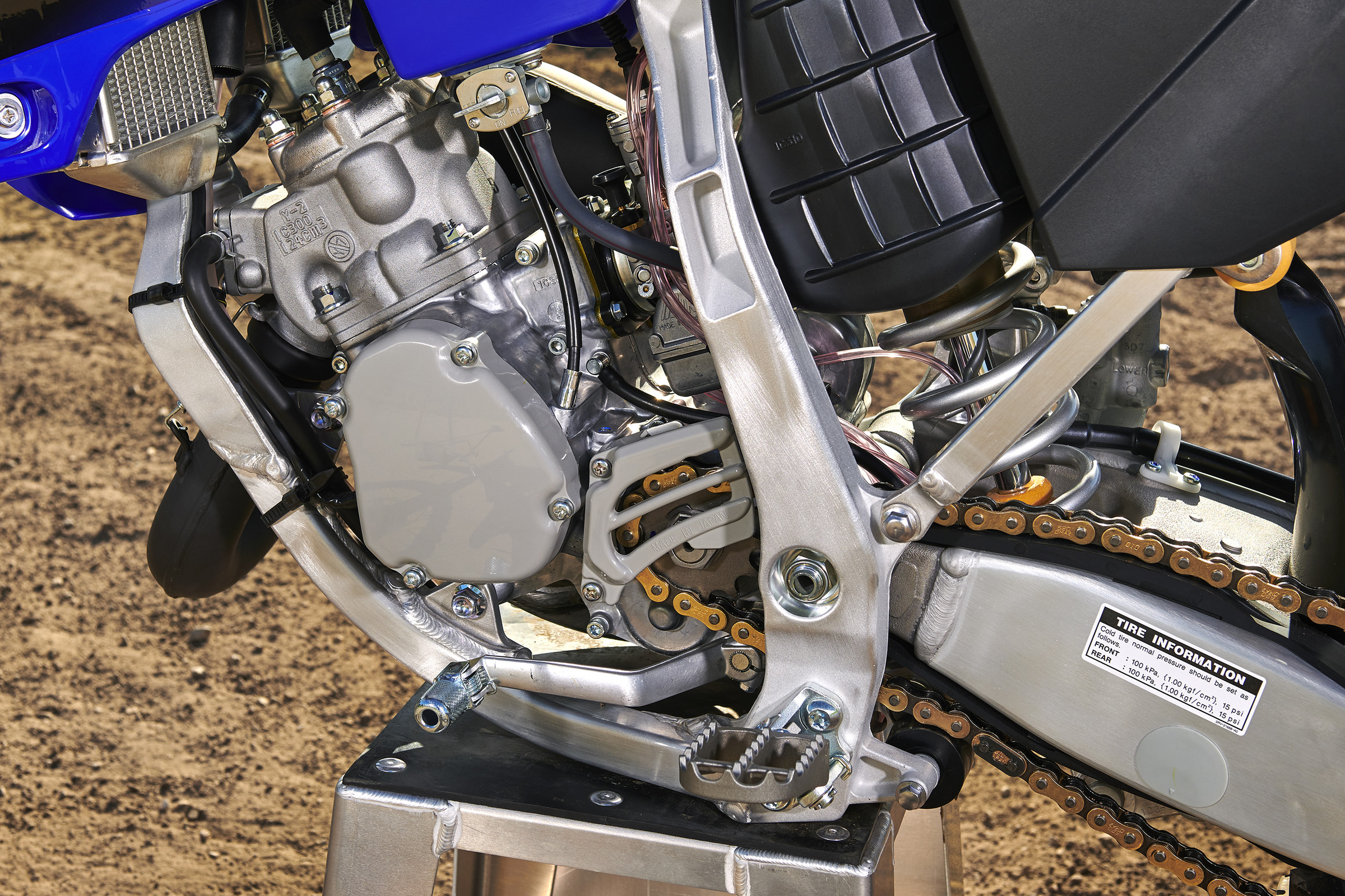 20_YZ125_TeamYamahaBlue_D03