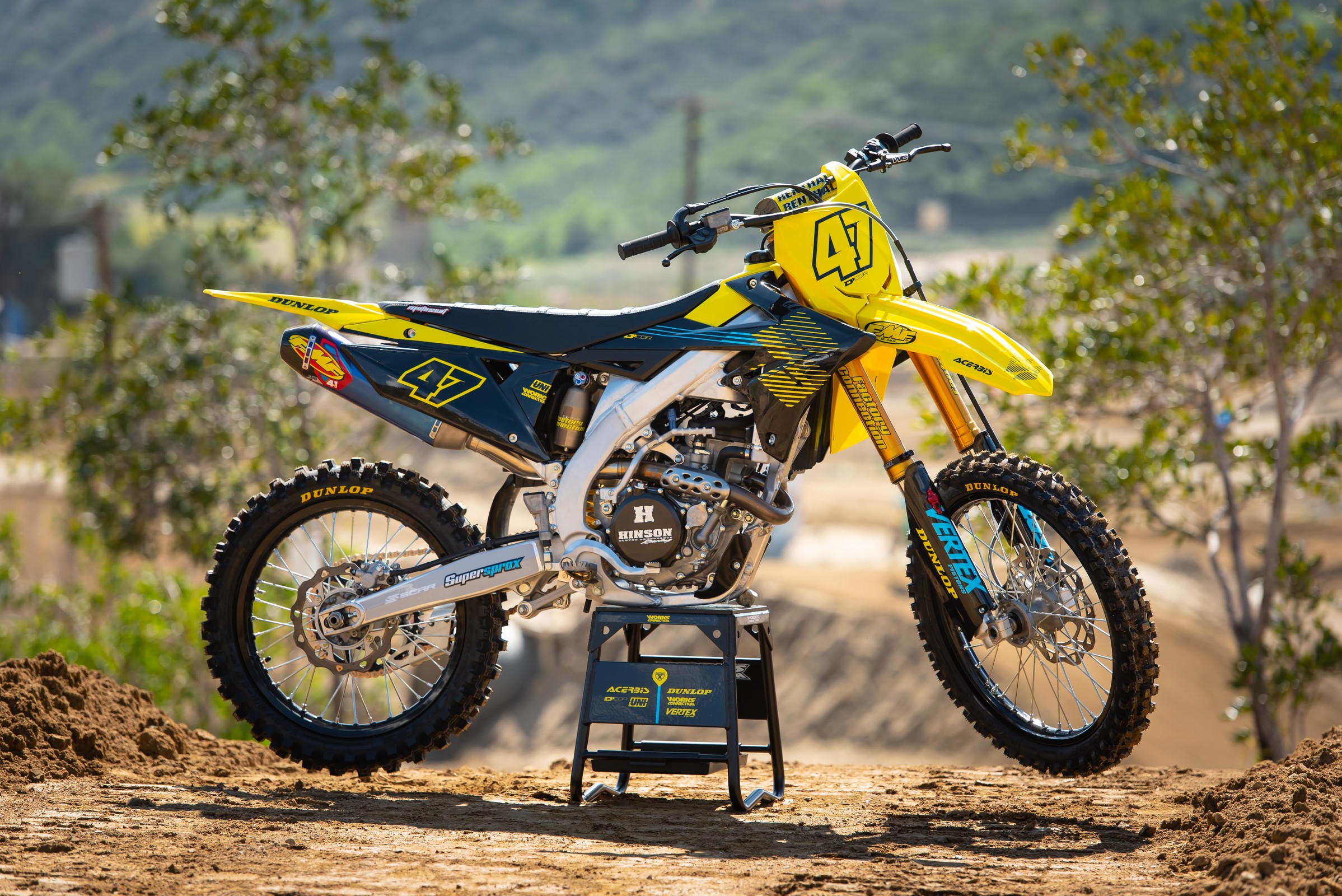 Racer X Films: 2019 Suzuki RM-Z250 Garage Build - Racer X