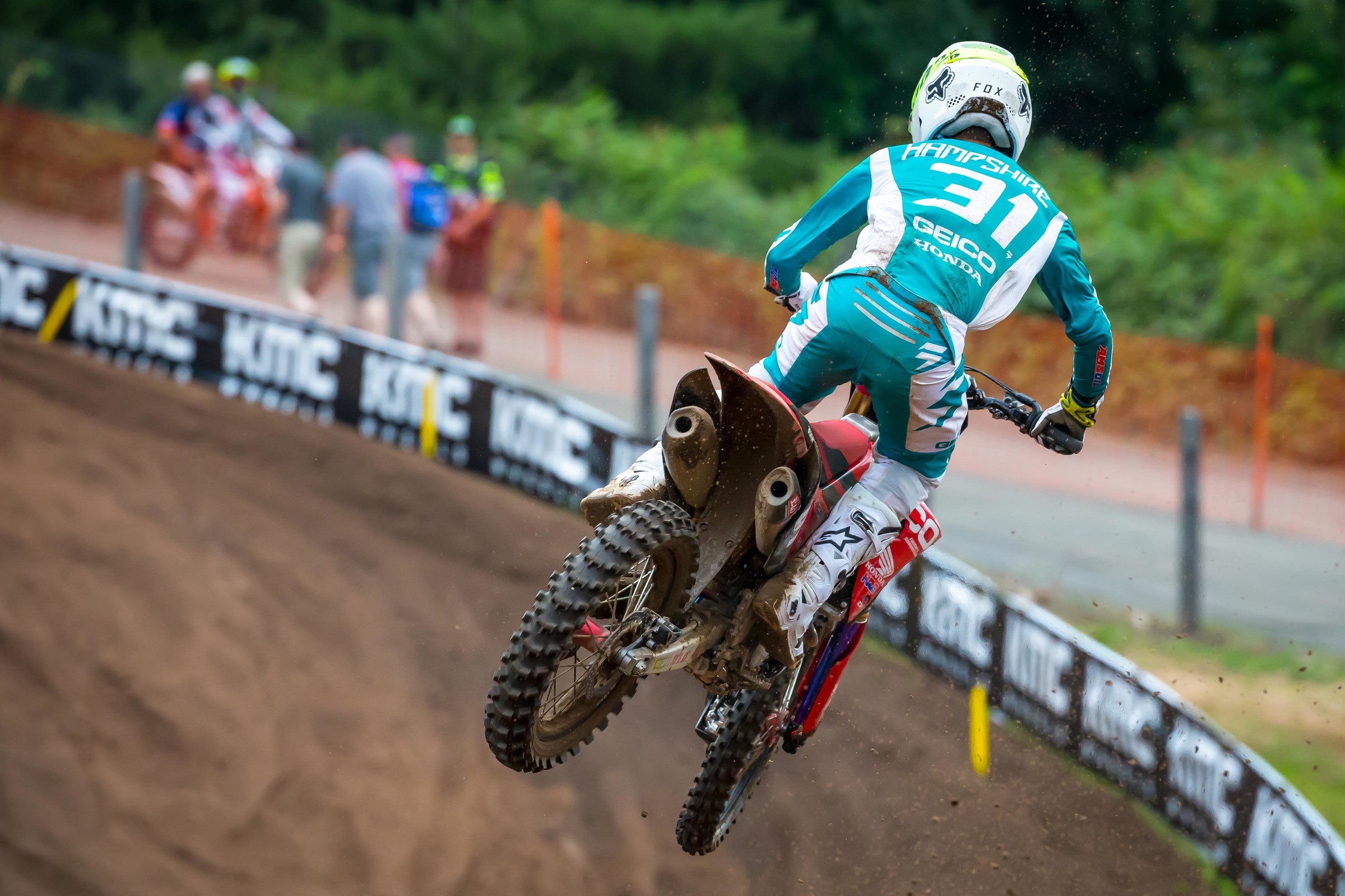 Hampshire charged hard through the first 250 Class moto to finish fourth.