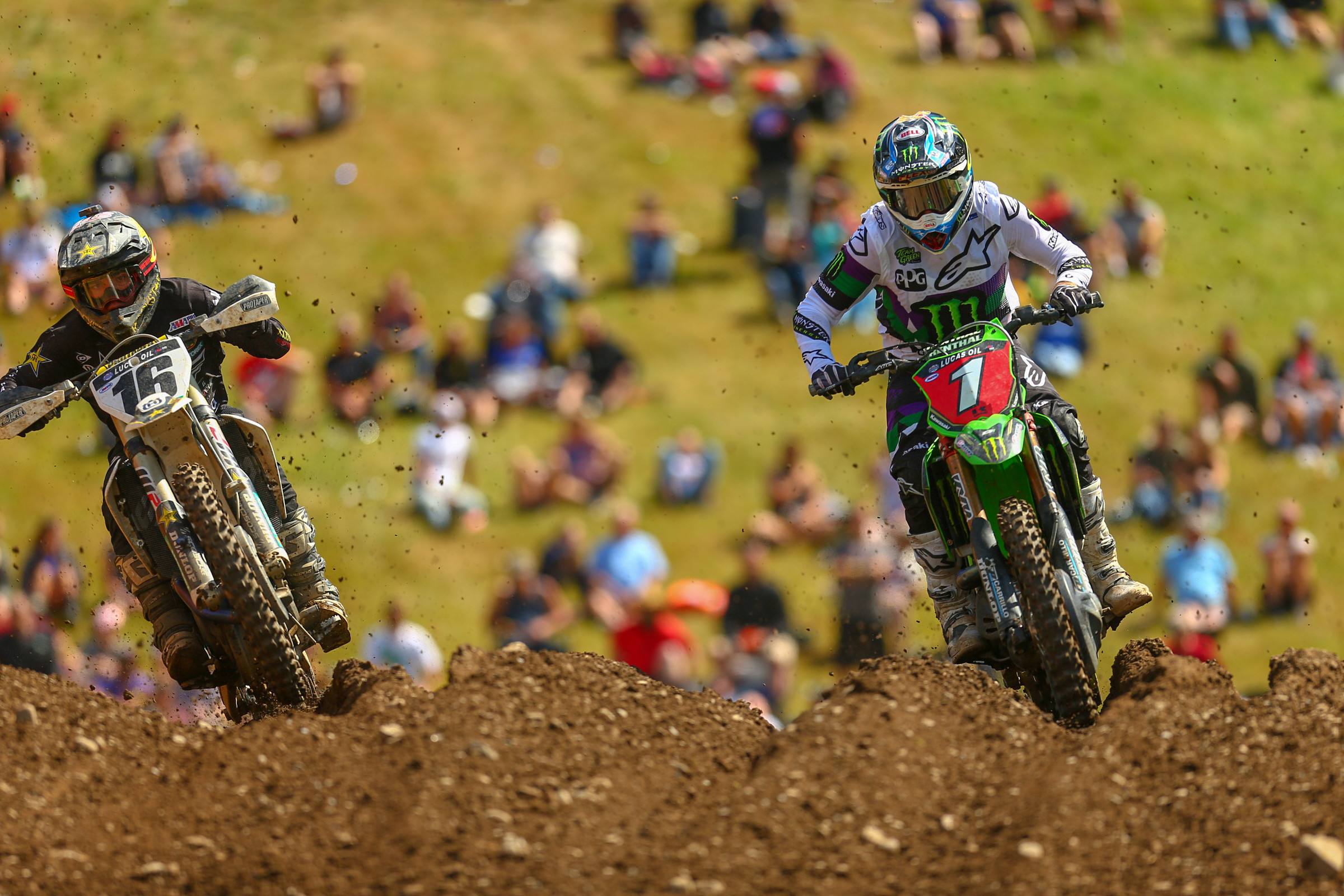 Osborne and Tomac battled in the second 450 Class moto.