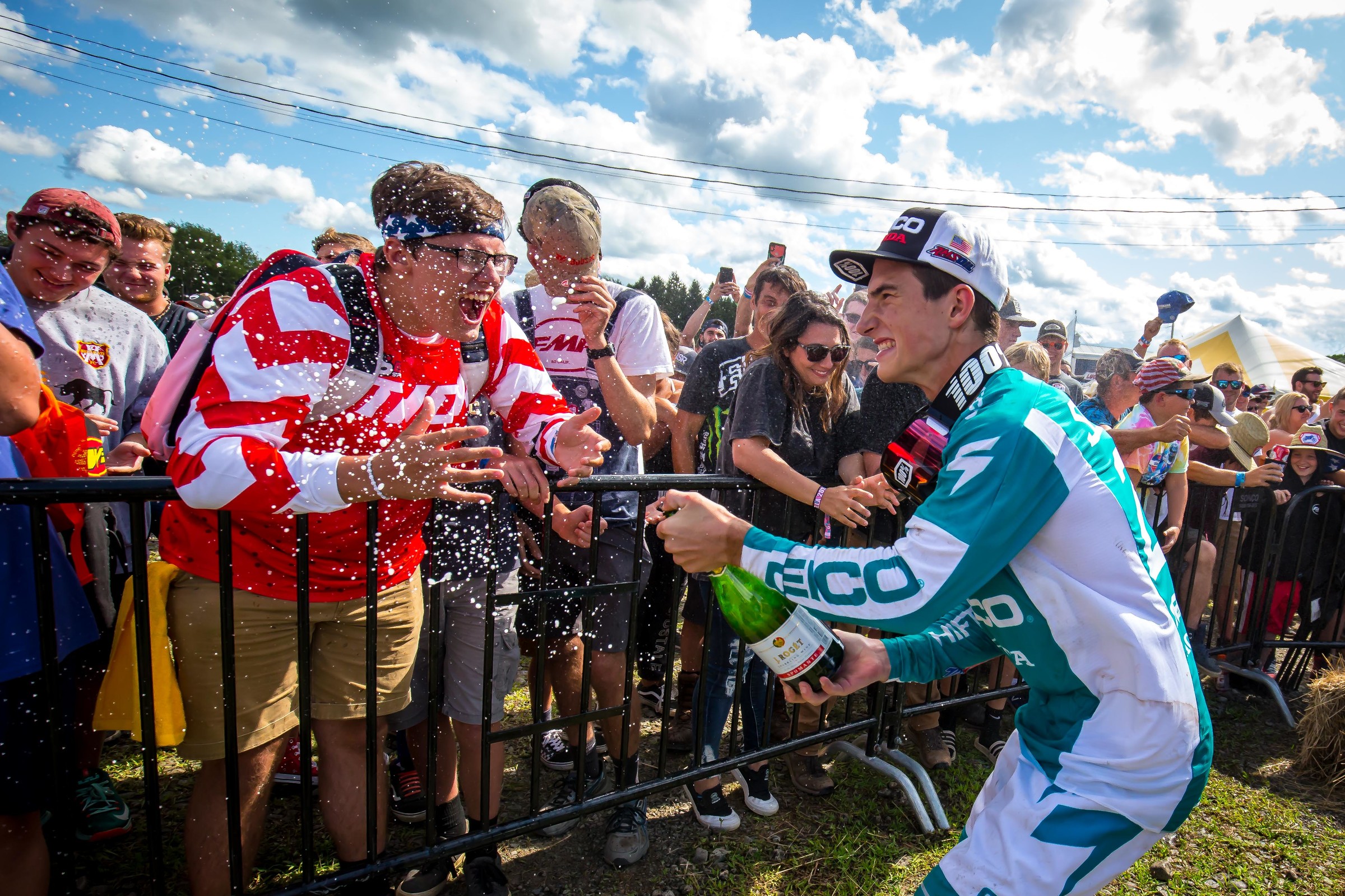 Sexton celebrates his third overall.