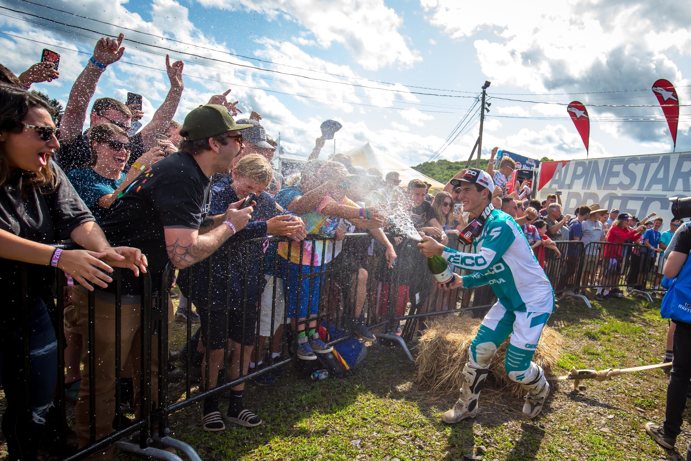 Sexton celebrates his third overall.