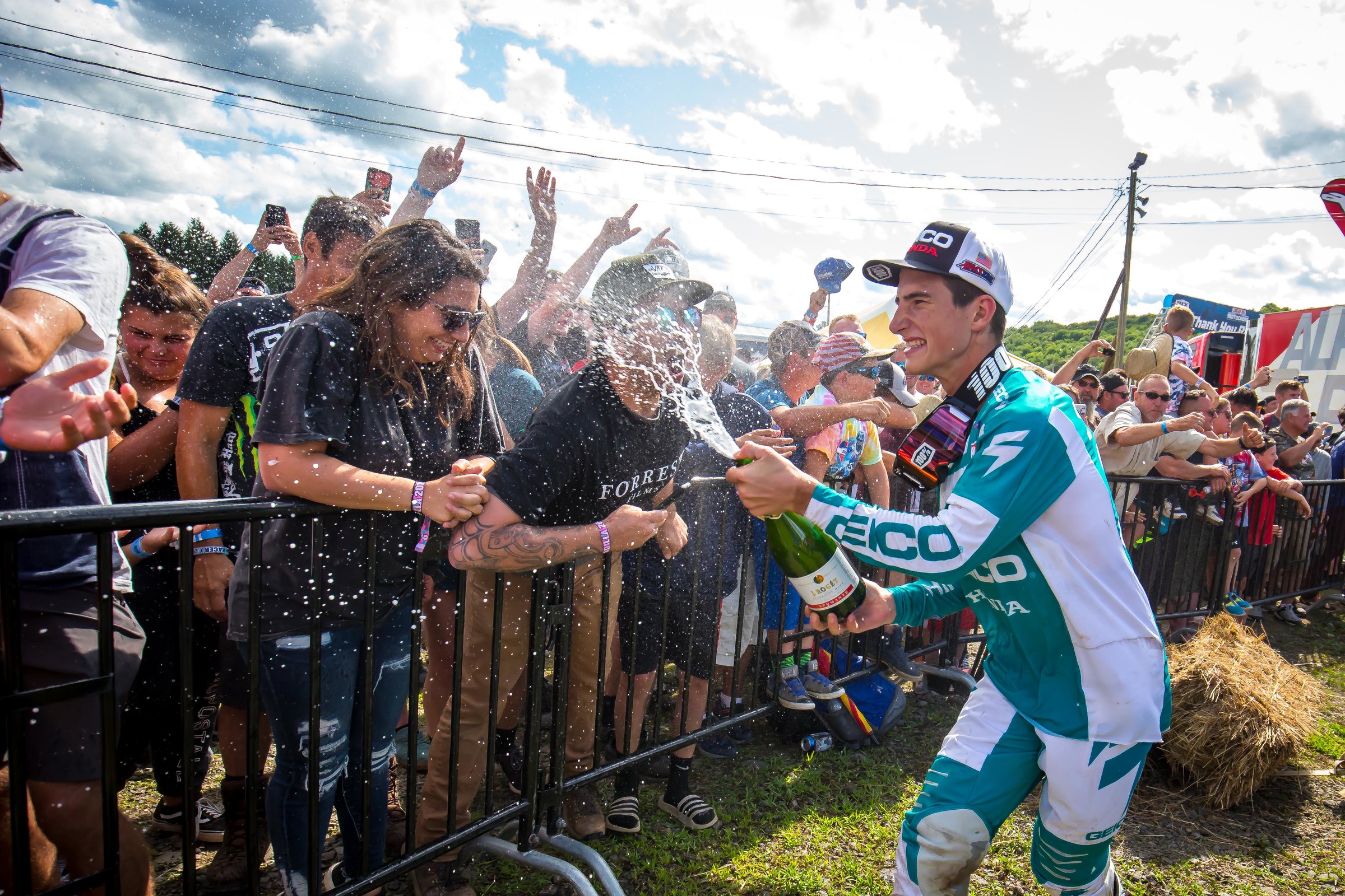 Sexton celebrates his third overall.