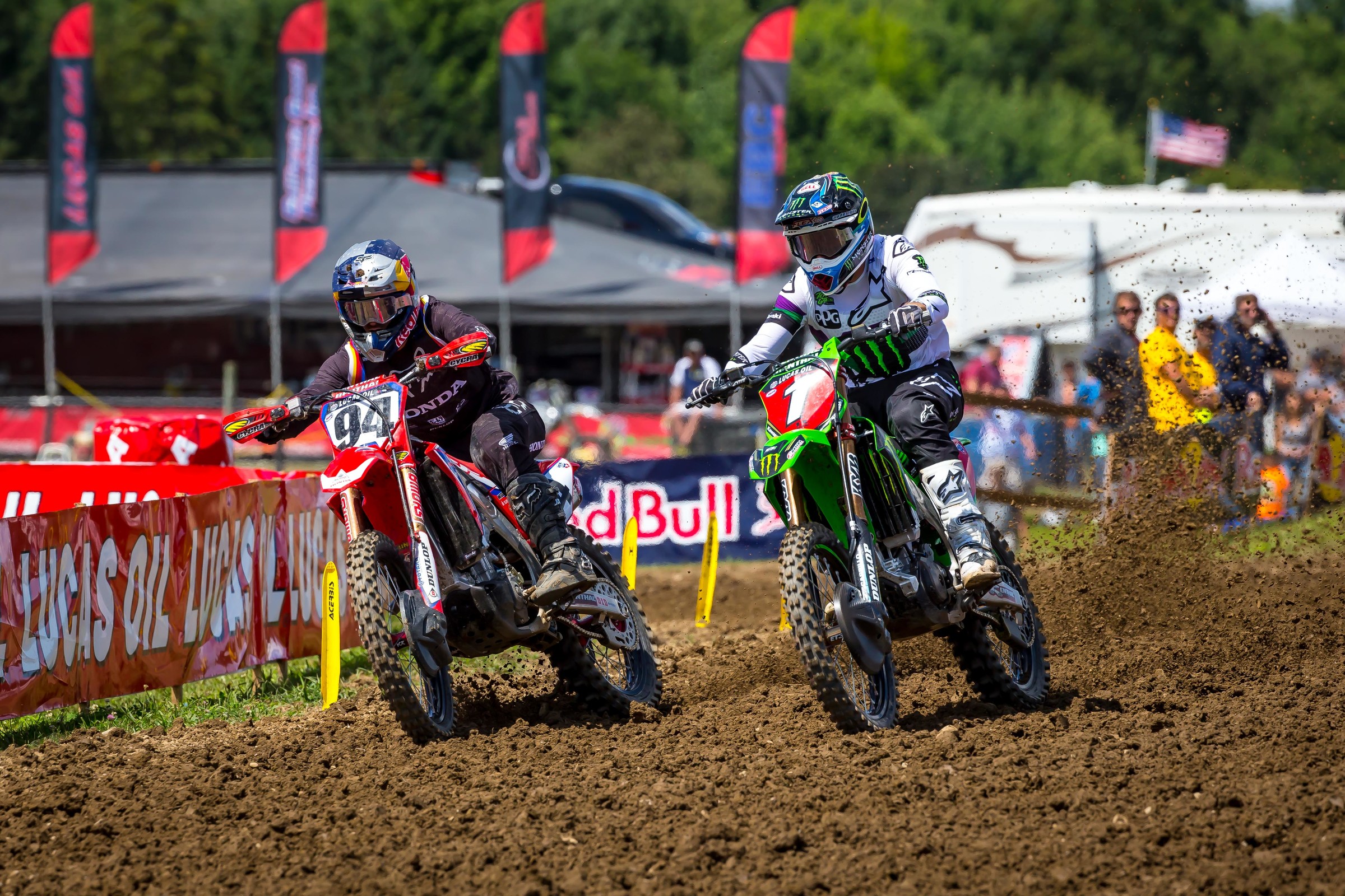 Roczen and Tomac in the first moto.