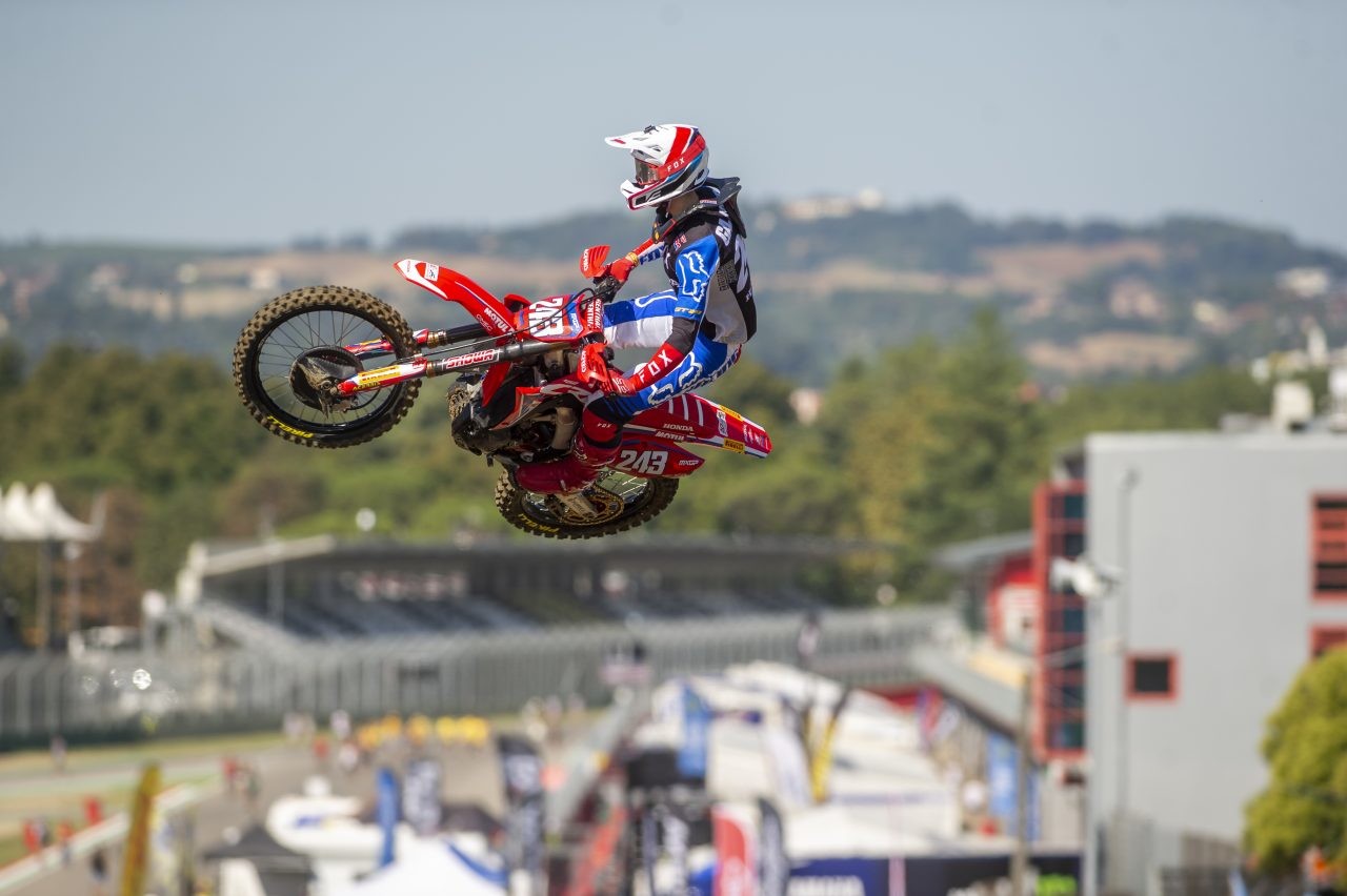 Gajser_2019_Round_15_MXGP_of_Italy_4