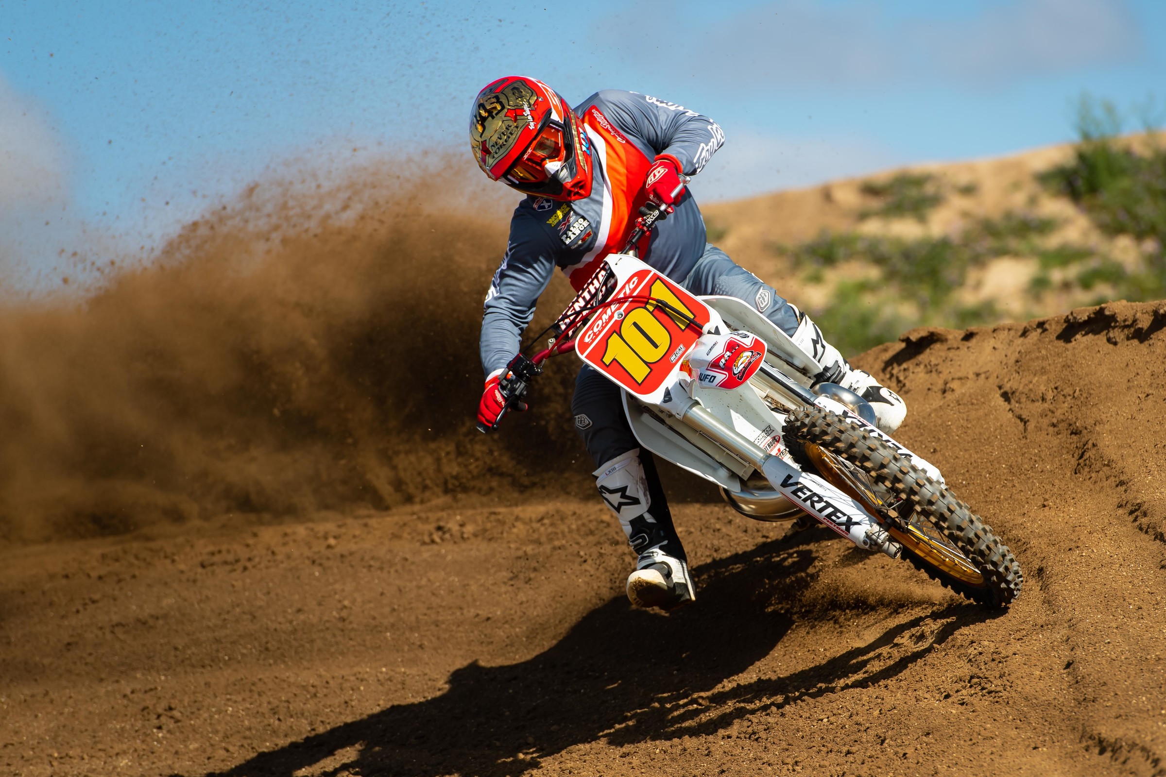 1992-1993HondaCR500Builds-Cudby-0036