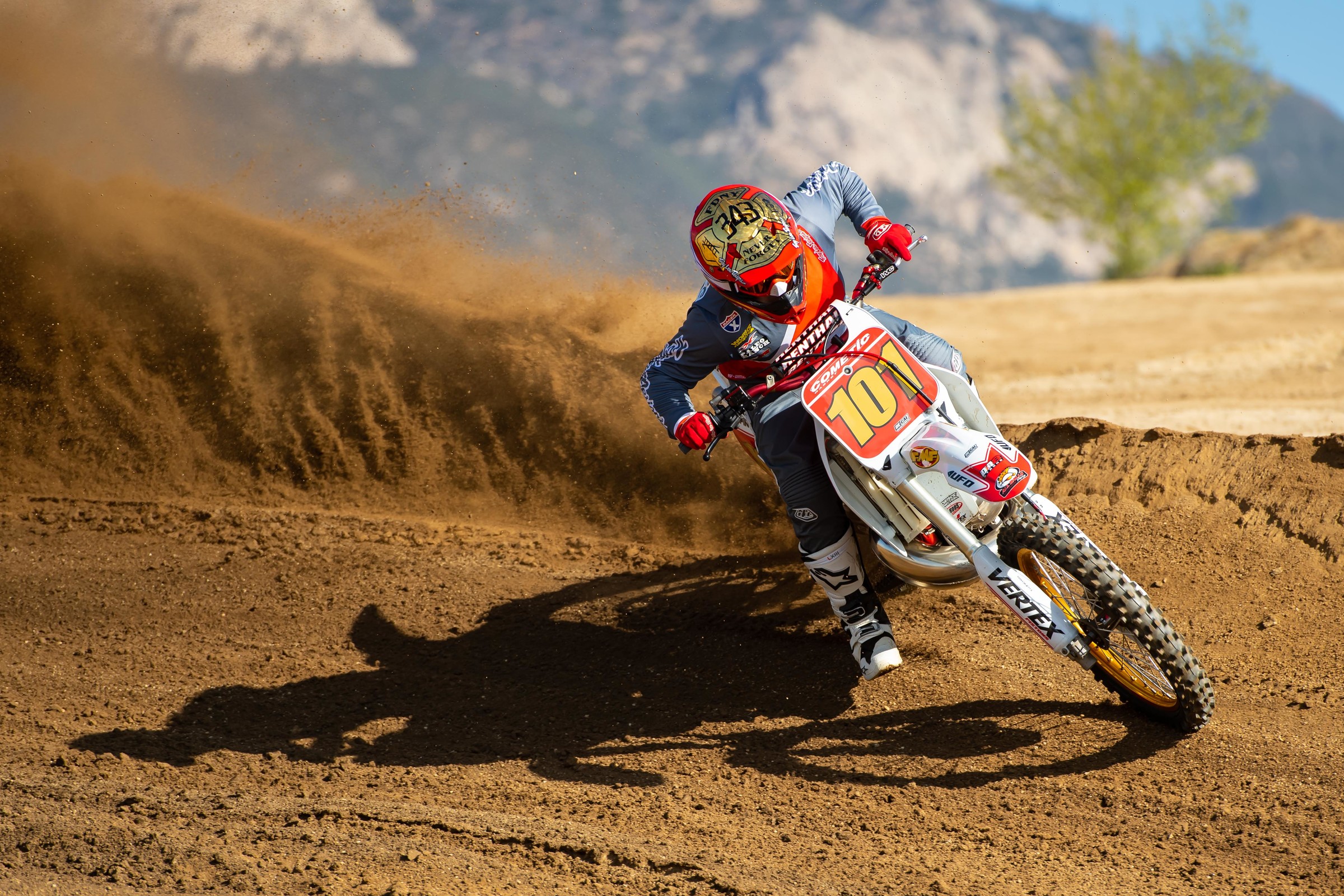 1992-1993HondaCR500Builds-Cudby-0034