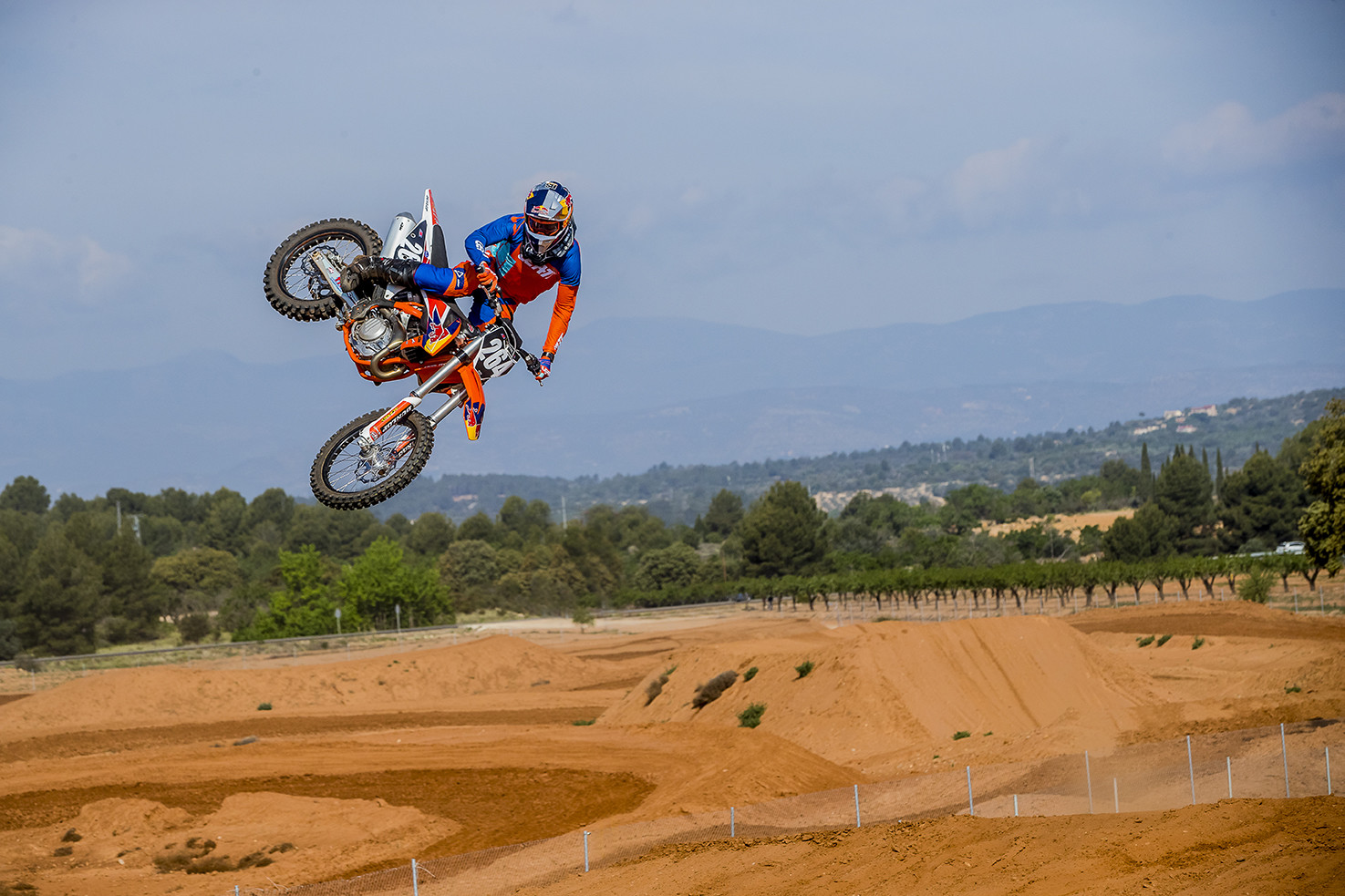 Leatt_2020_1036_JP2_1431