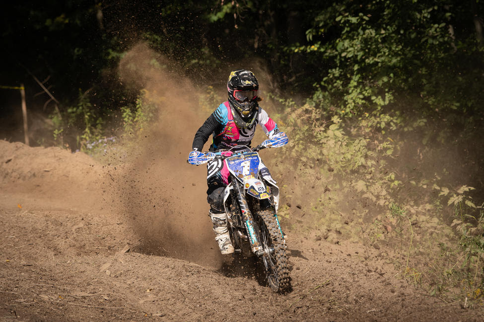 Tayla Jones earned the WXC win with Sheets and Archer coming through second and third.