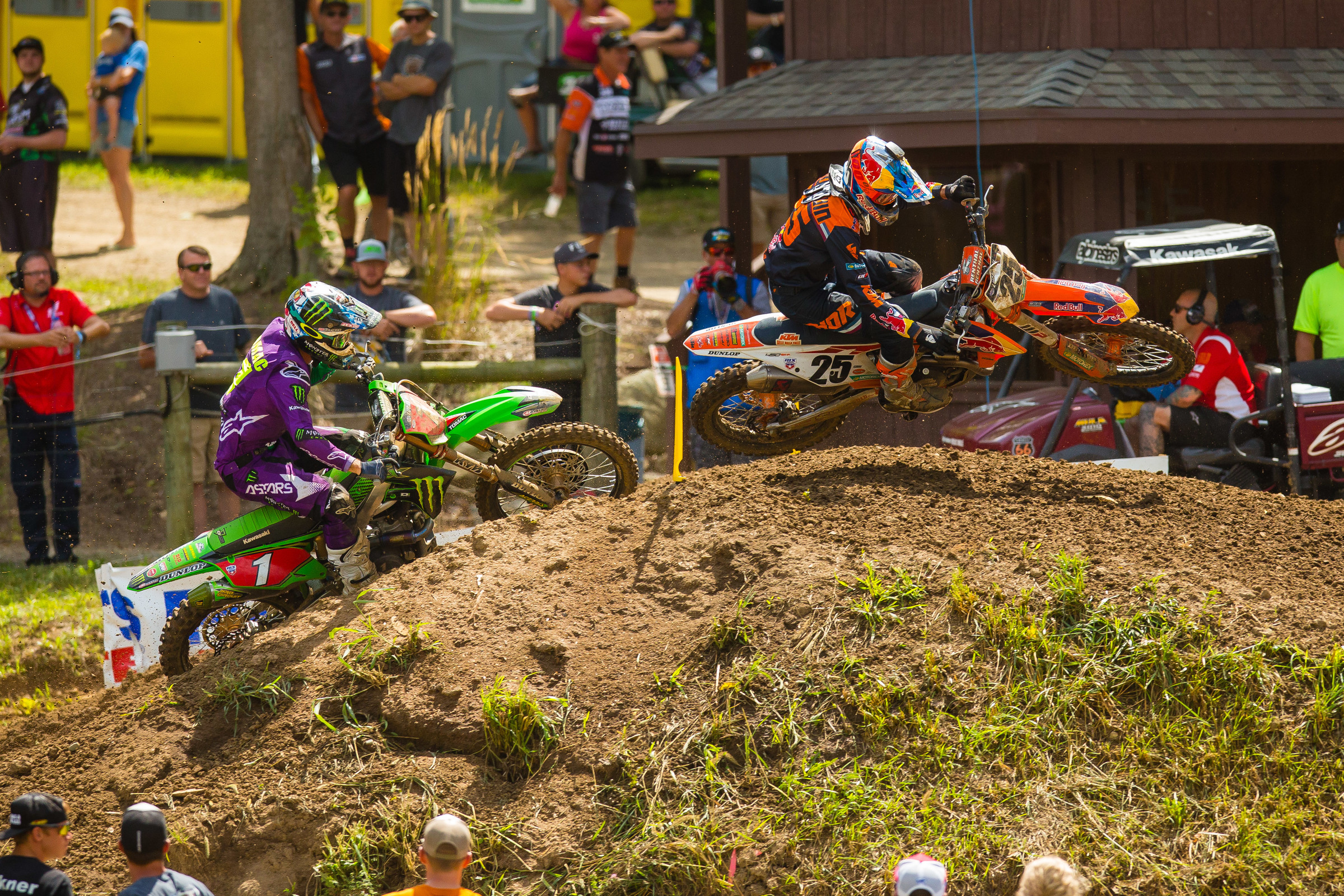 Musquin leading Tomac in the first moto at the Ironman National.