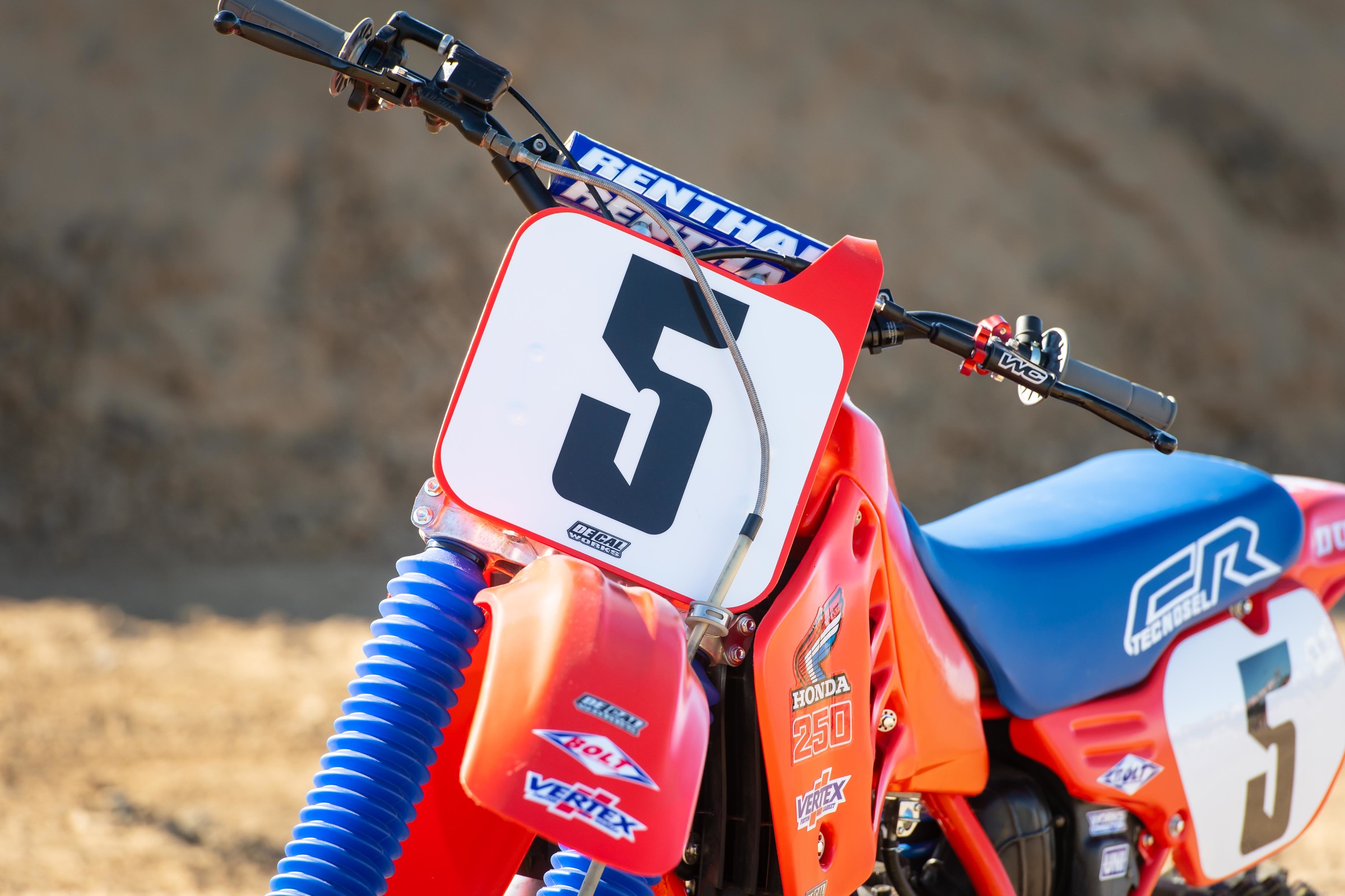 Racer X Films: 1986 Honda CR250R Garage Build - Racer X