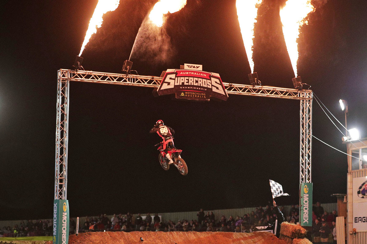 Oldernburg with the win in SX2.