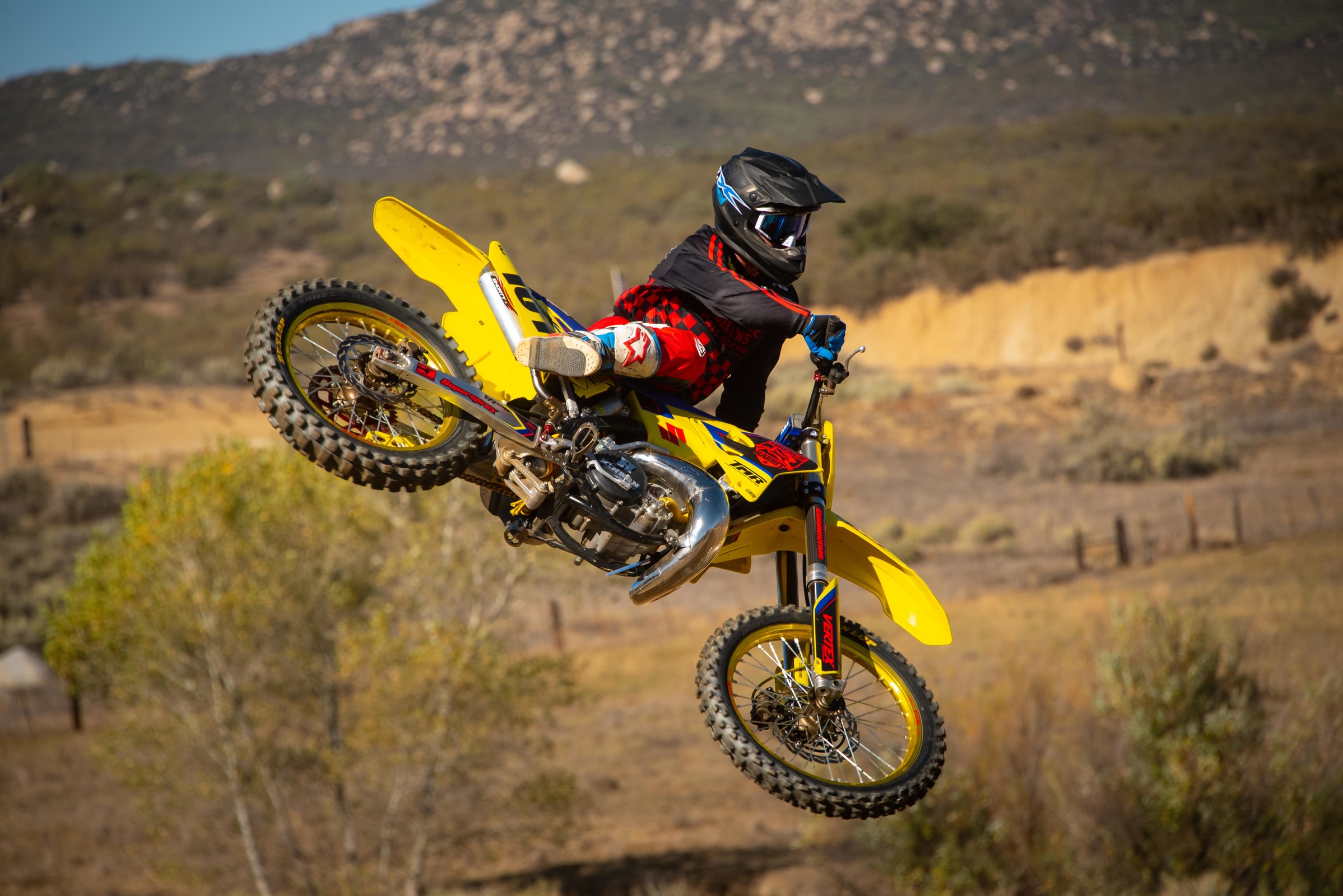 Racer X Films 2003 Suzuki RM250 Garage Build Racer X