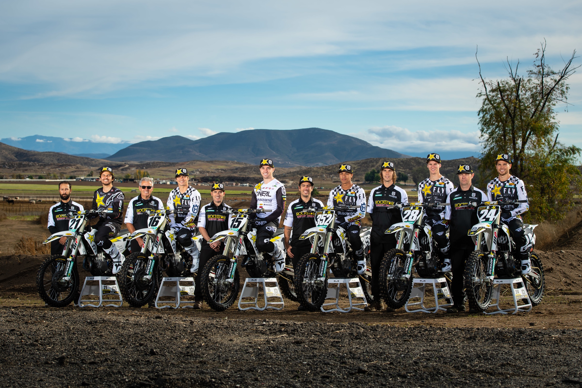 66787_HQV_Supercross_2020_Team_17