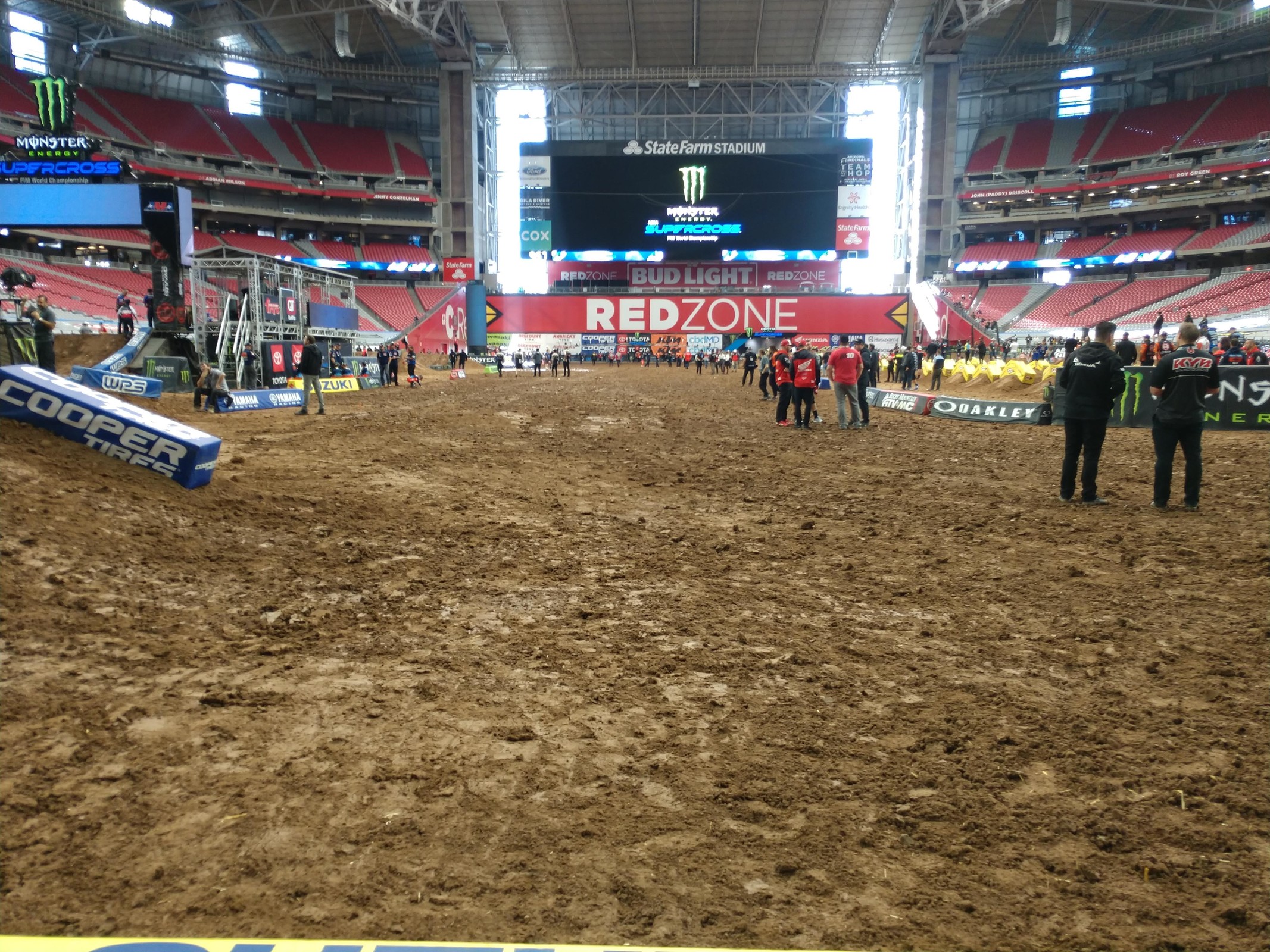 The start stretch here in Glendale is long!