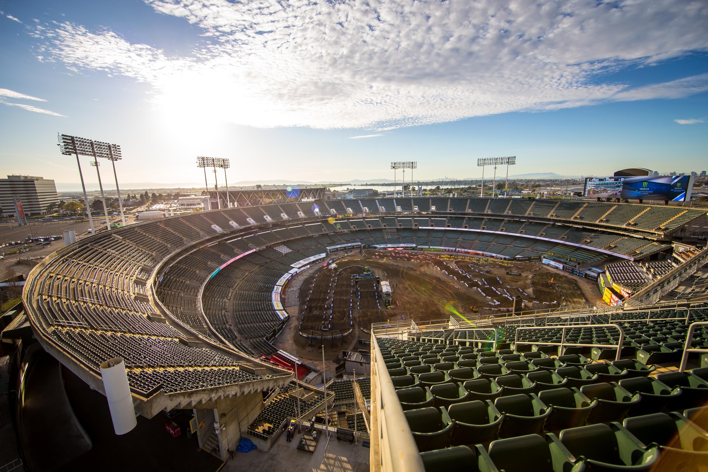 Race Day Feed: Oakland