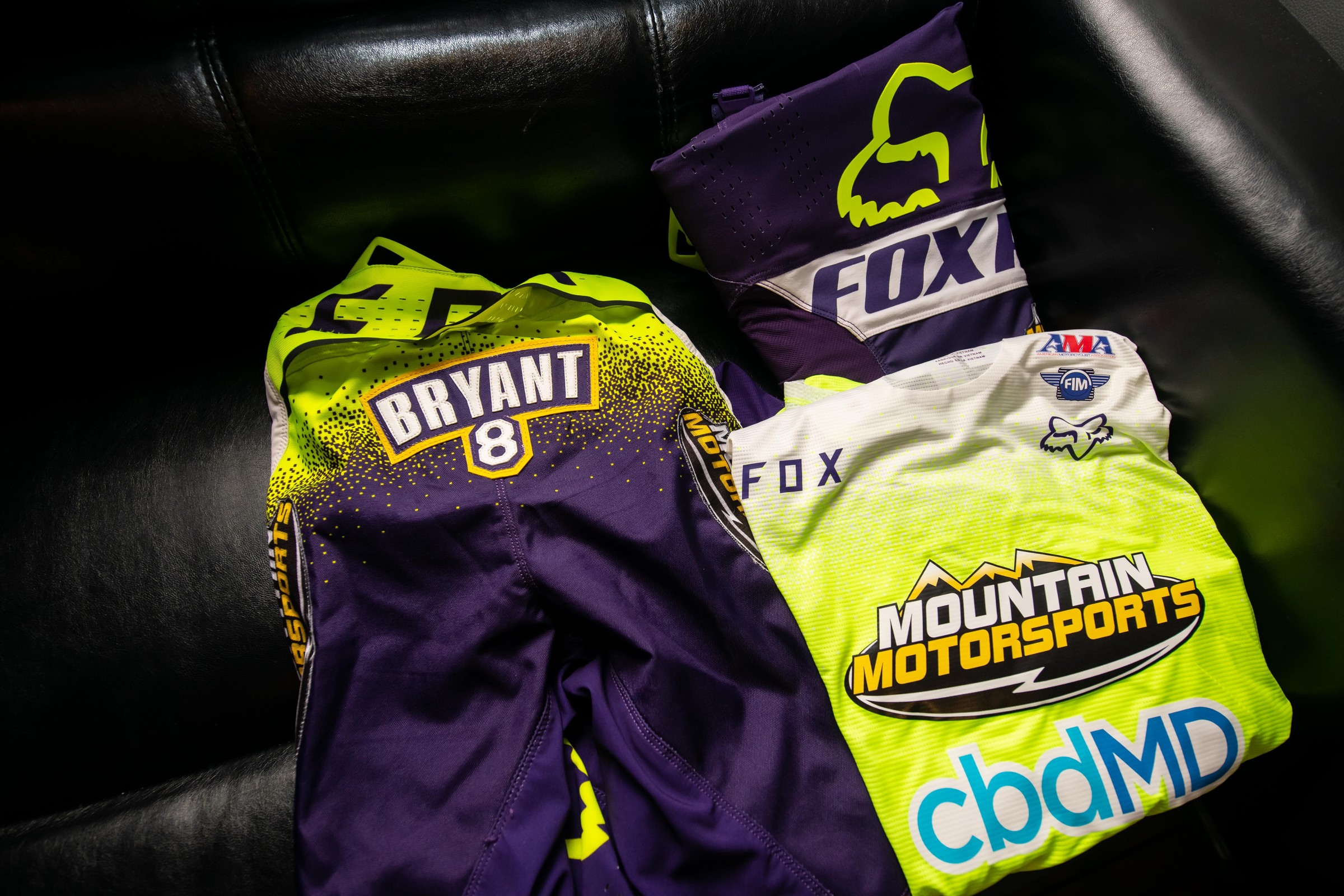 Unfortunately Chad Reed is nursing hurt ribs after crashing in Glendale and won't get to wear this gear tonight.