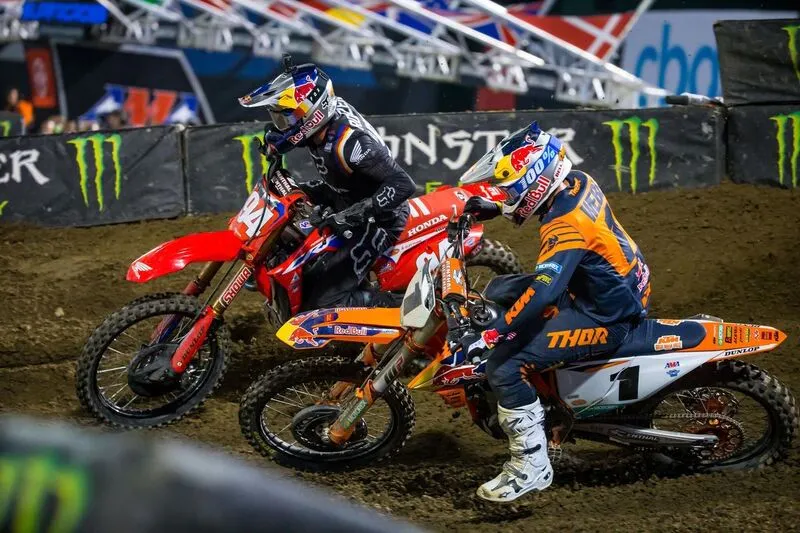Cooper Webb's run on Roczen late in the 450SX main was as good as it gets.