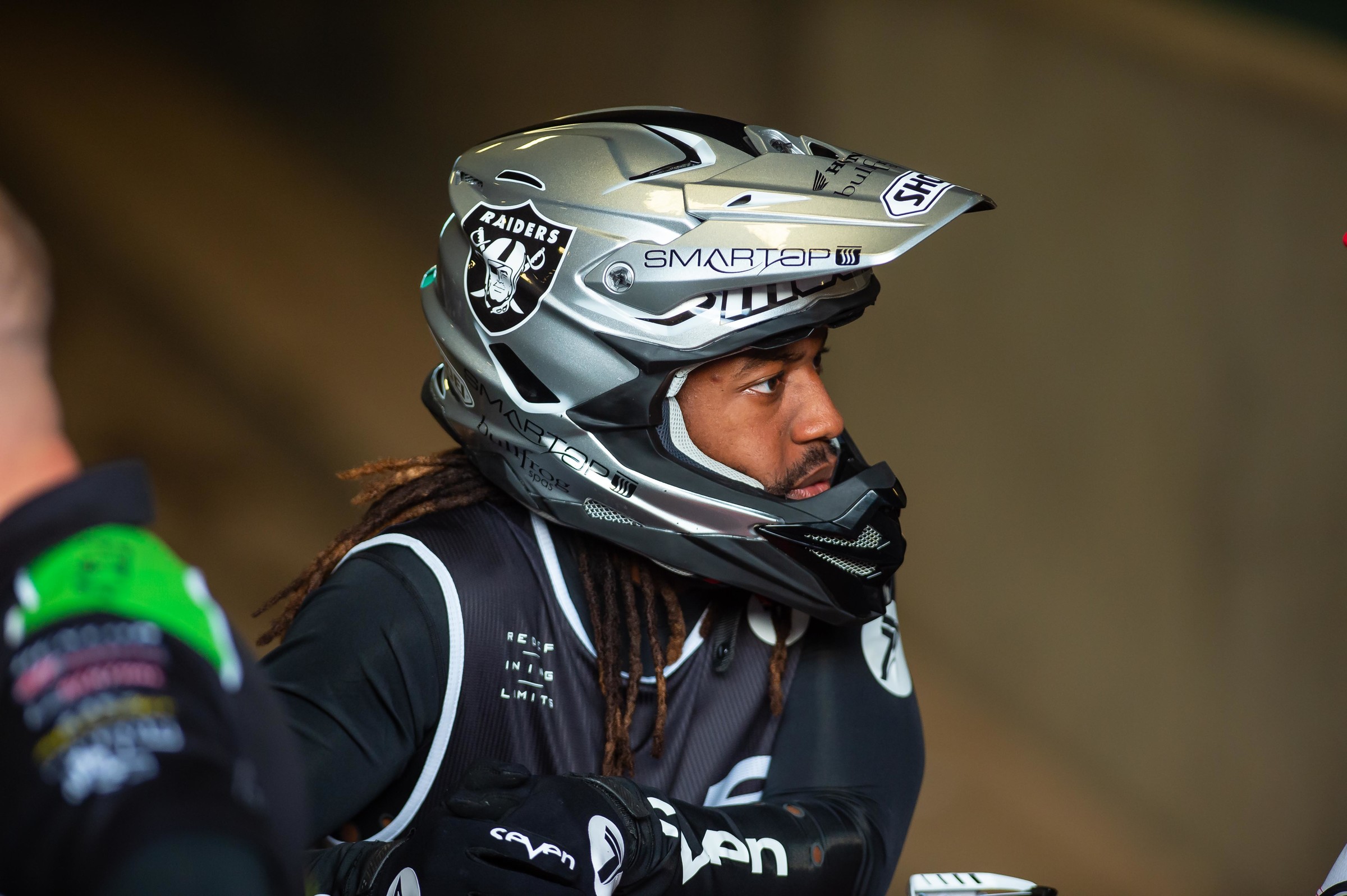 Stewart's Oakland Raiders lid.