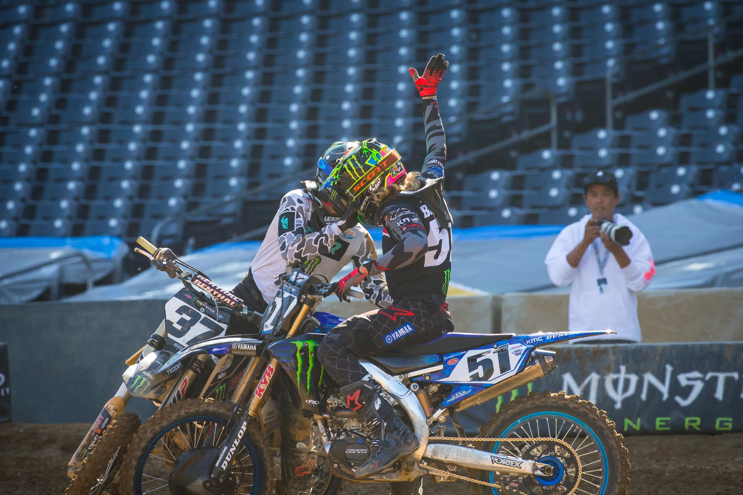 Barcia and Davalos having a chat during the press day ride on Friday.