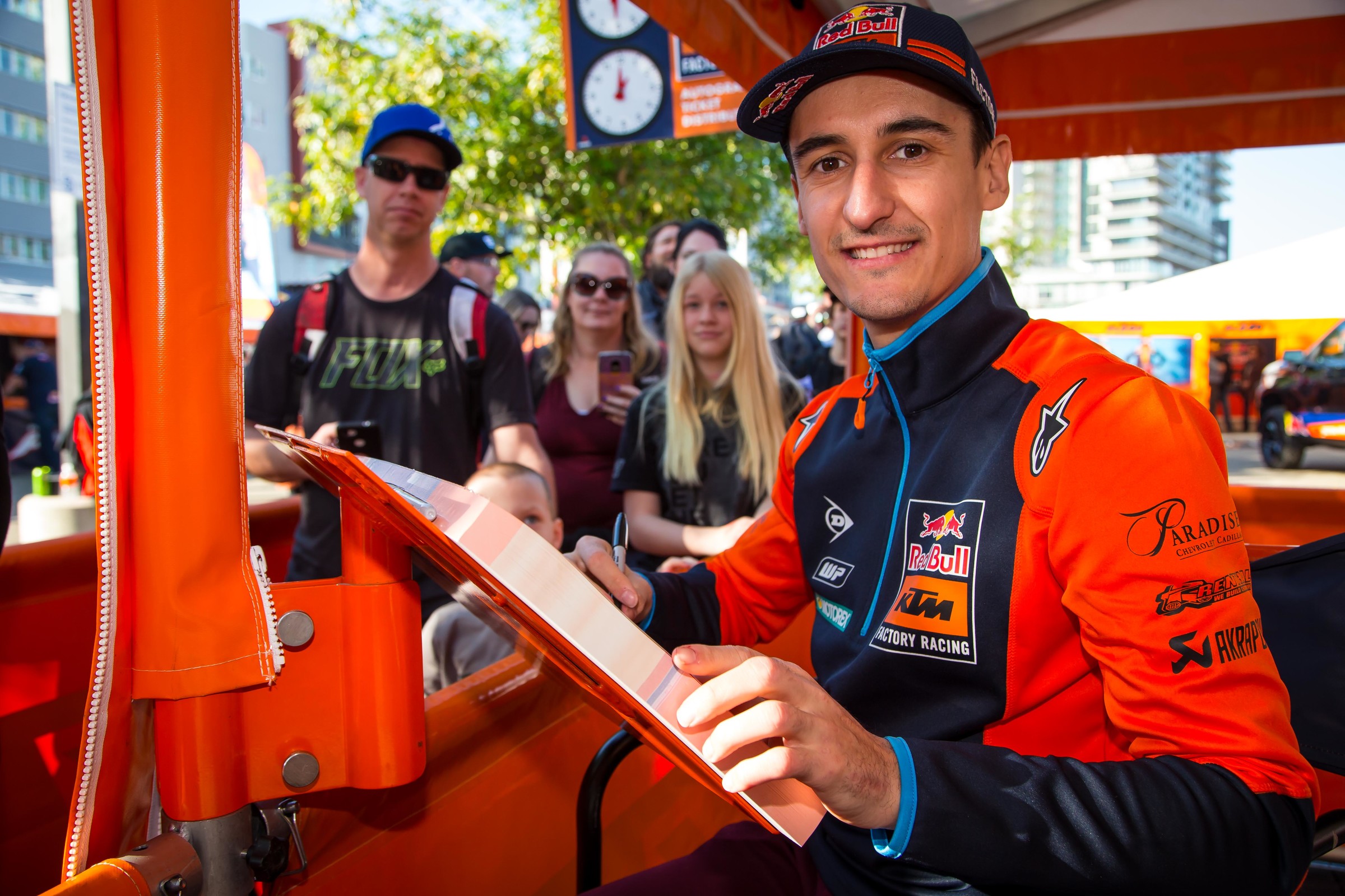 Although out with an injury, Musquin was at the San Diego Supercross to sign autographs and meet fans.