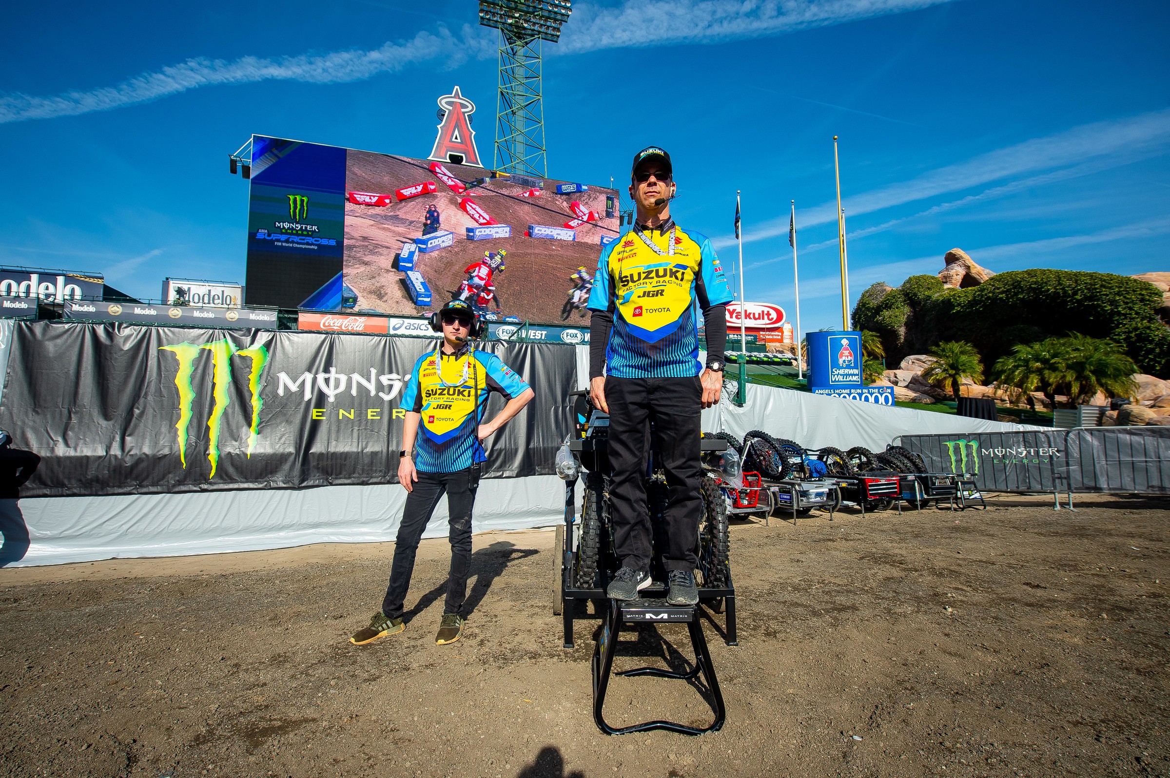 Jared and Dean from JGRMX Suzuki look for lines.
