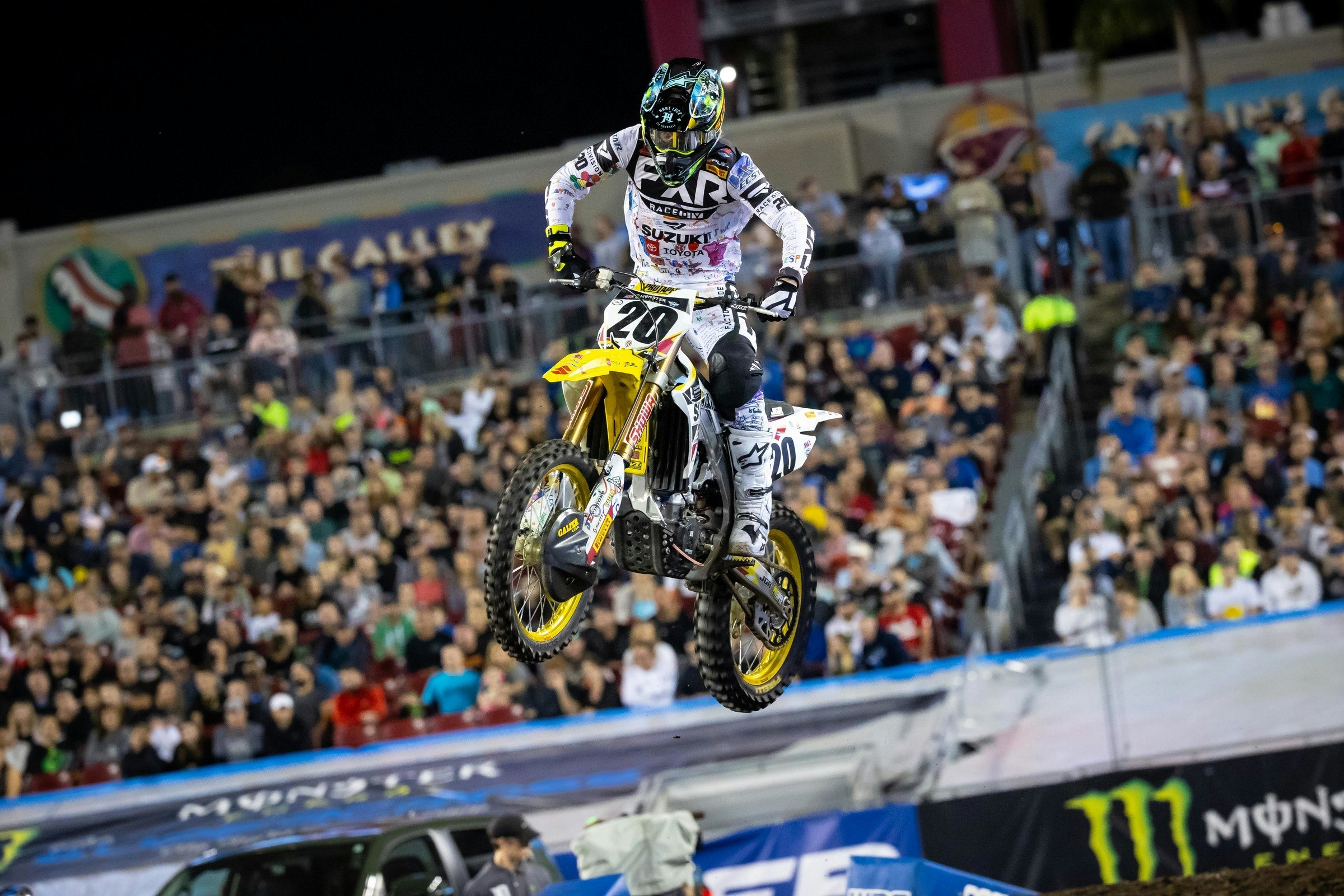 Broc Tickle To Miss Time With Broken Hand