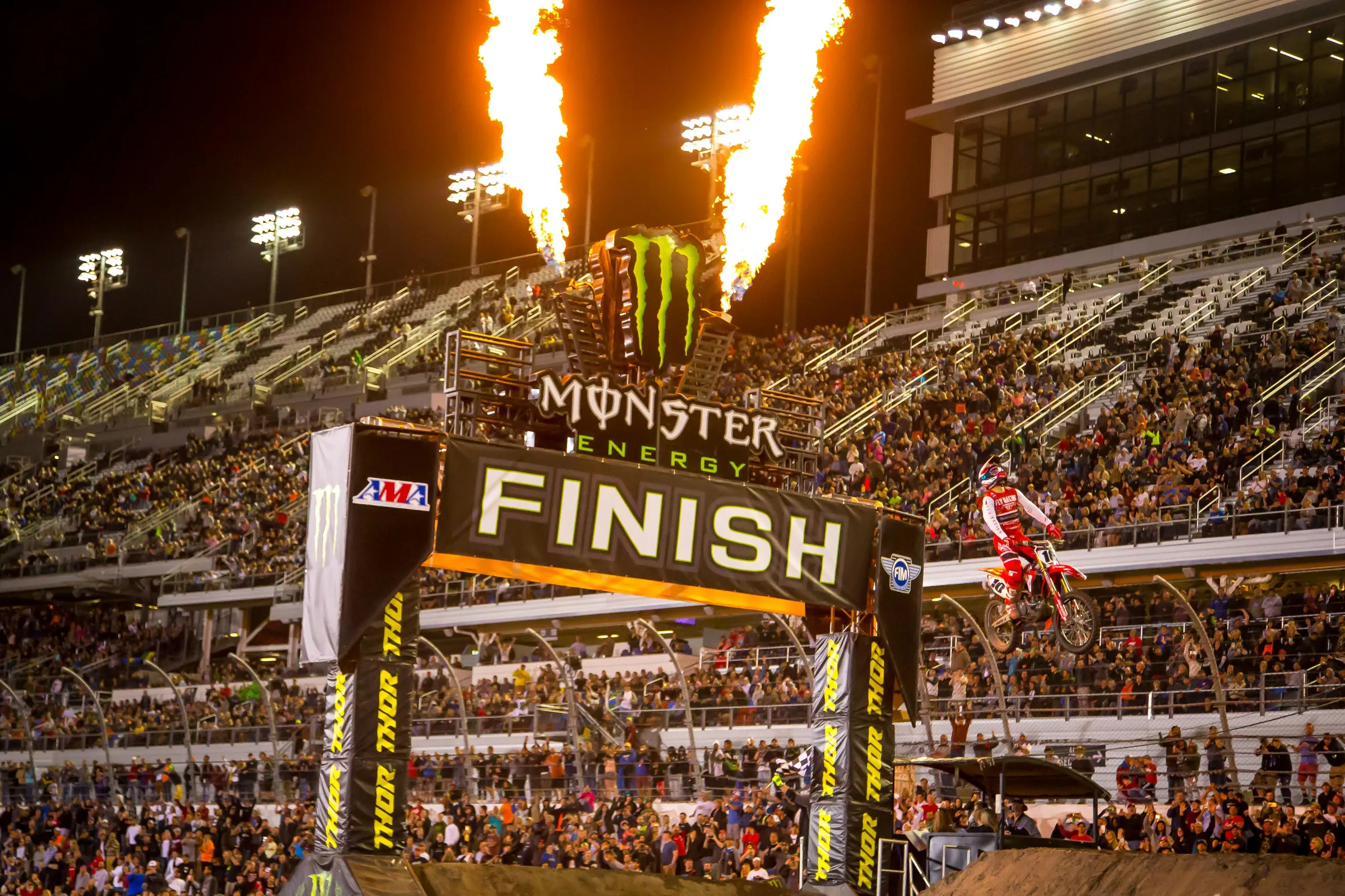 Brayton taking the 2018 Daytona Supercross 450SX main event win.