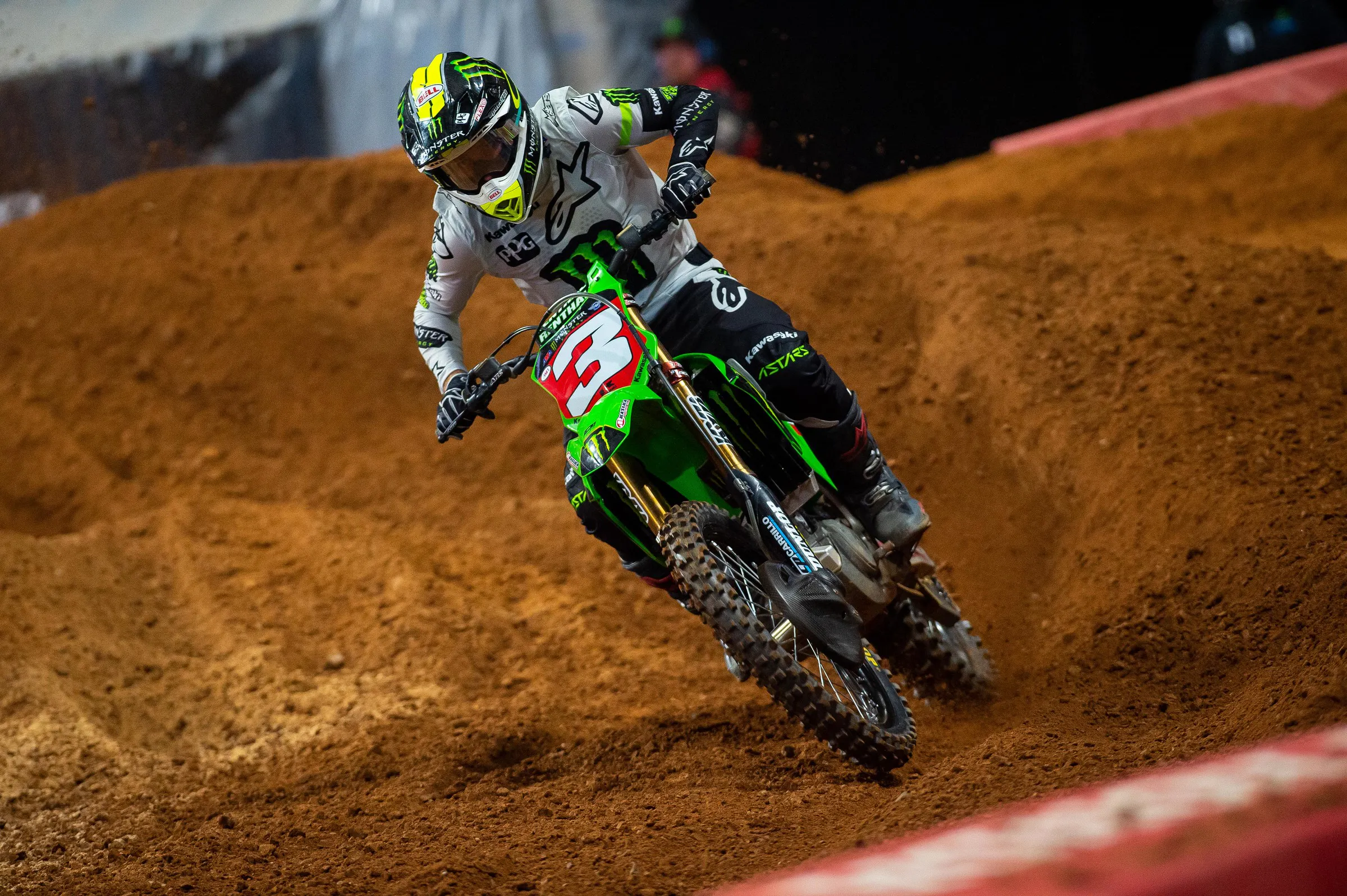Tomac and Roczen will both race with red backgrounds at the 50th Daytona Supercross as they share the 450SX points lead at 200 apiece.