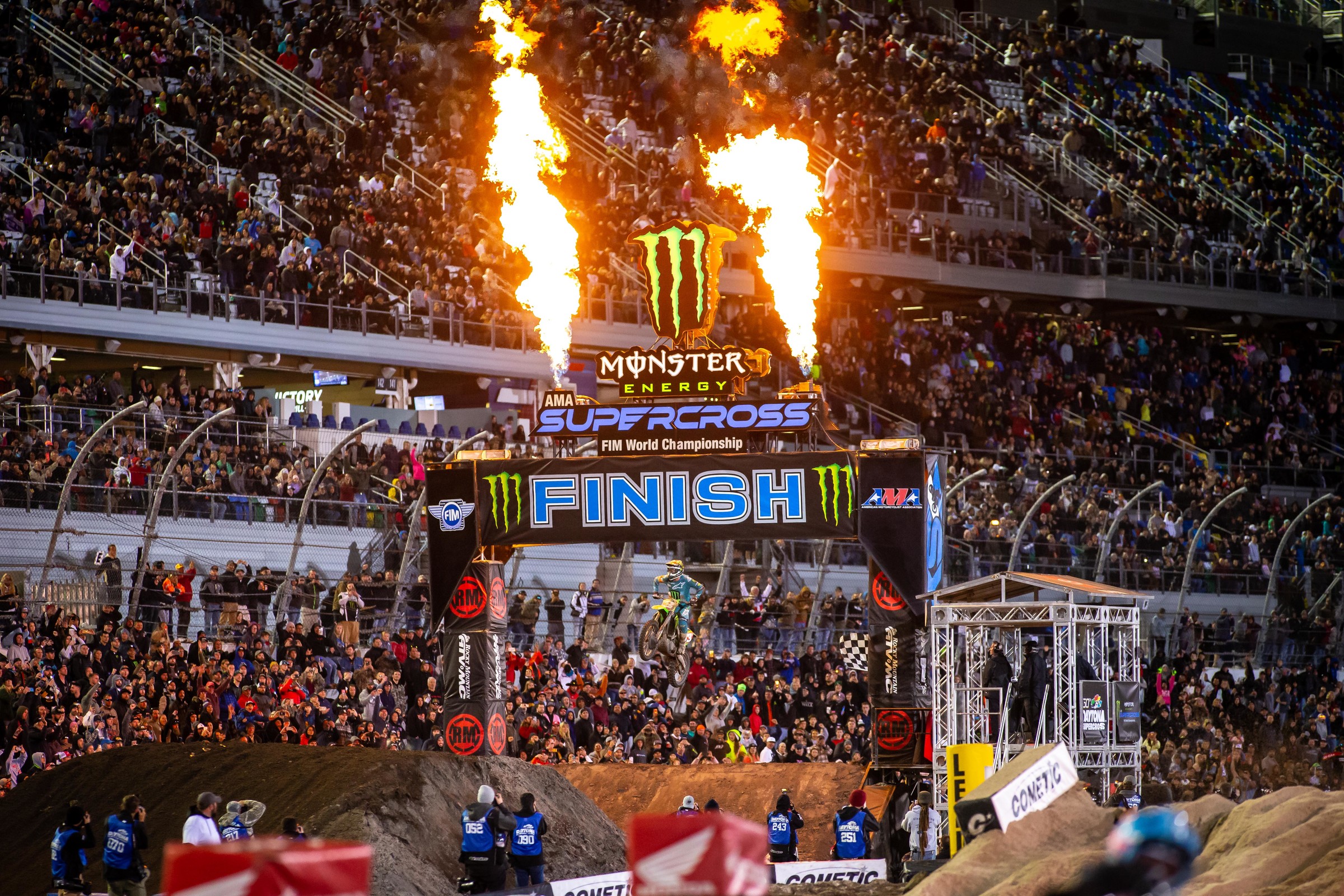 Eli Tomac pulled off an epic comeback on the way to winning his fourth Daytona Supercross 450SX main event.