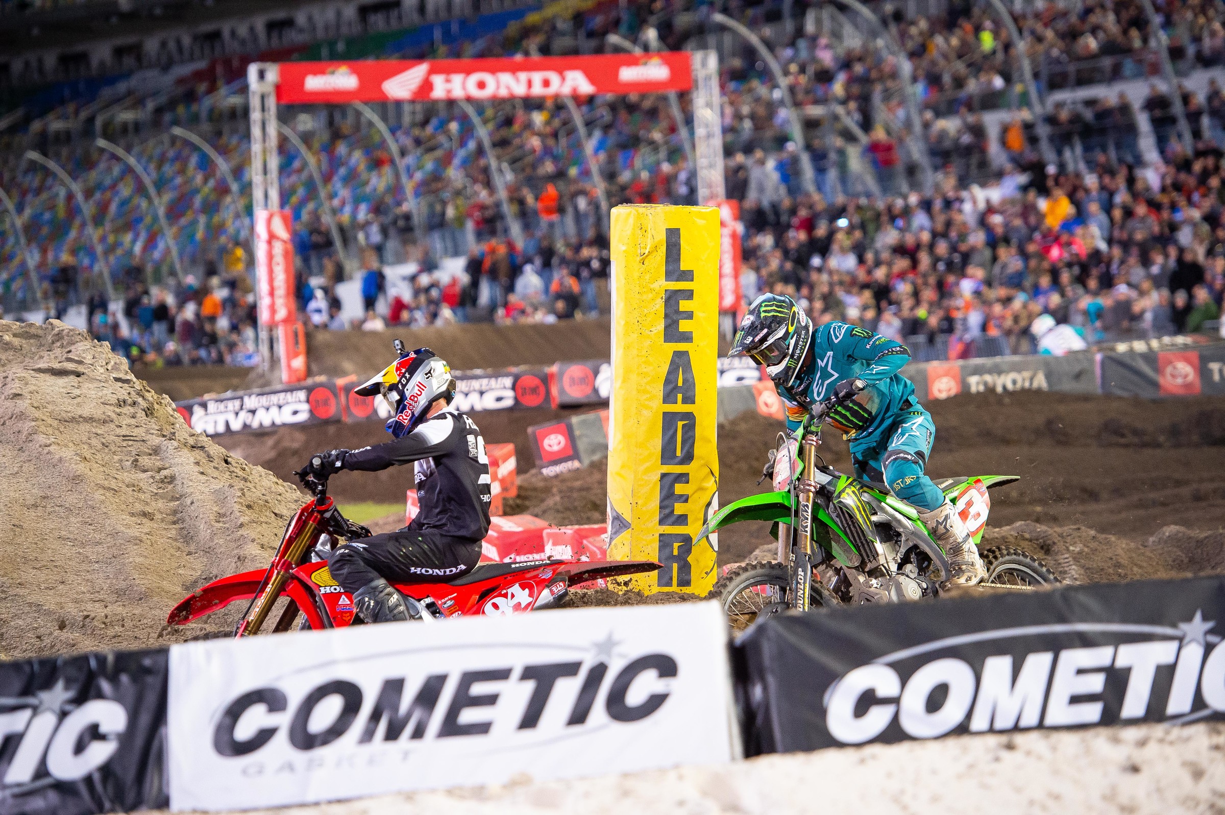 Ken Roczen and Eli Tomac battling for the lead at Daytona International Speedway.