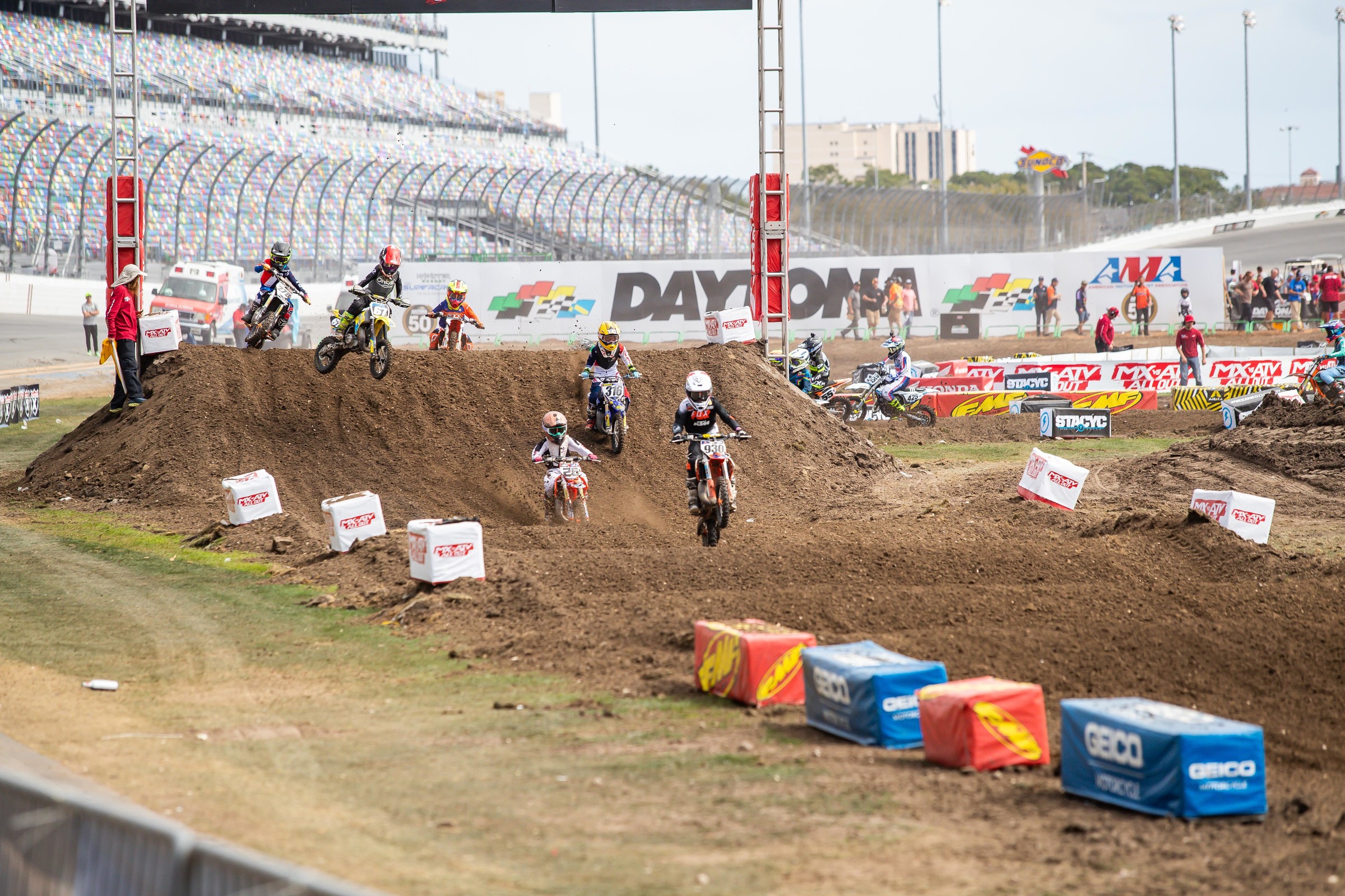 Dennis leading the pack at Daytona International Speedway.