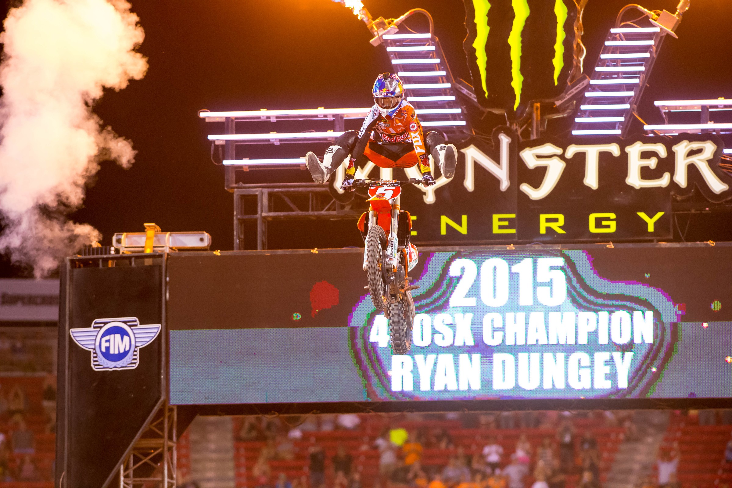 10 Things to Watch: Bar to Bar!