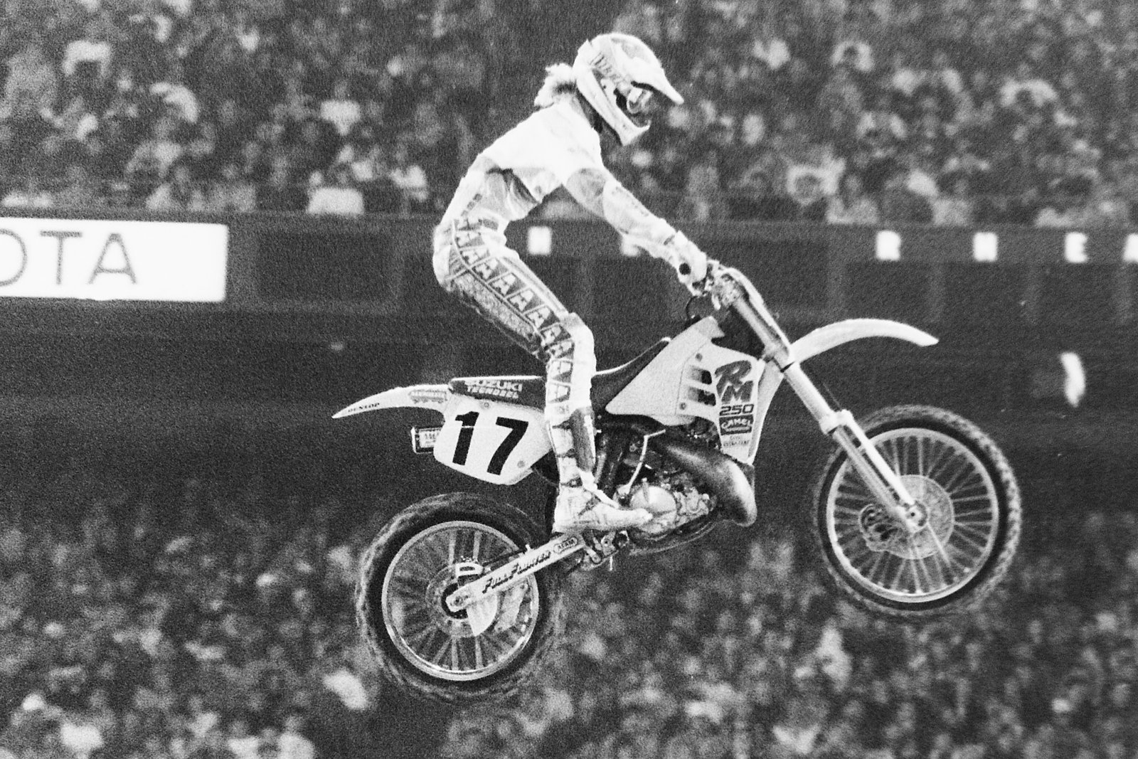 Race Report on the 1990 Seattle Supercross - Racer X