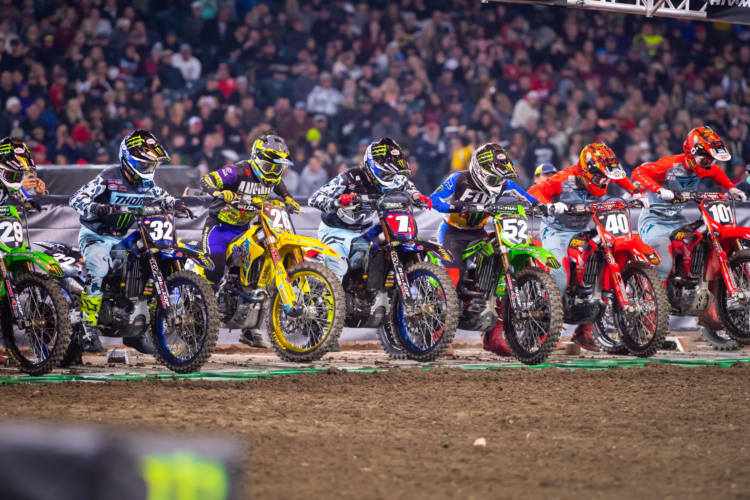 The start of the 250SX main event in Anaheim, California, on January 4.