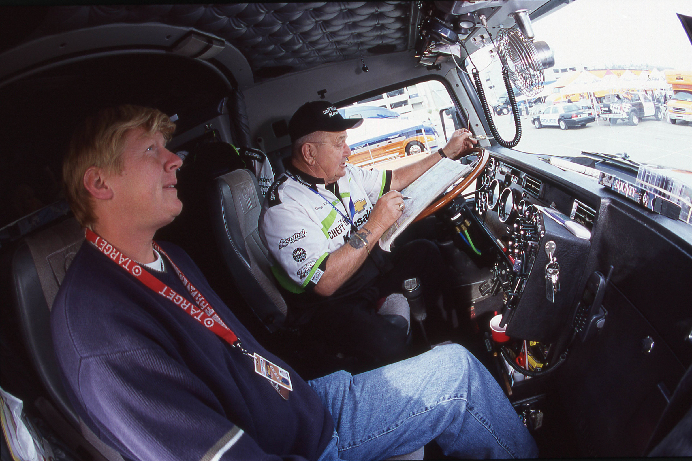 EJ rides along with George Ellis to PHX. 