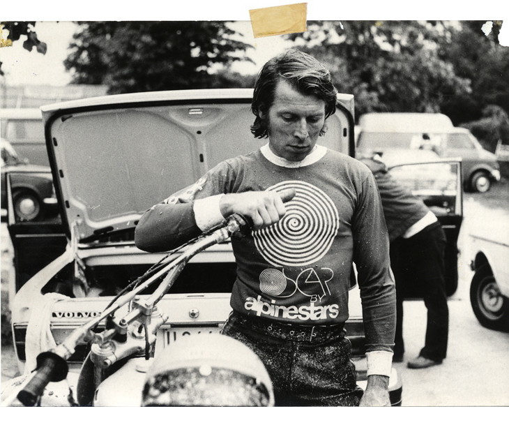 Roger De Coster was the first big motorsports star to ride for Alpinestars. He was also a close friend of the Mazzarolo family. 