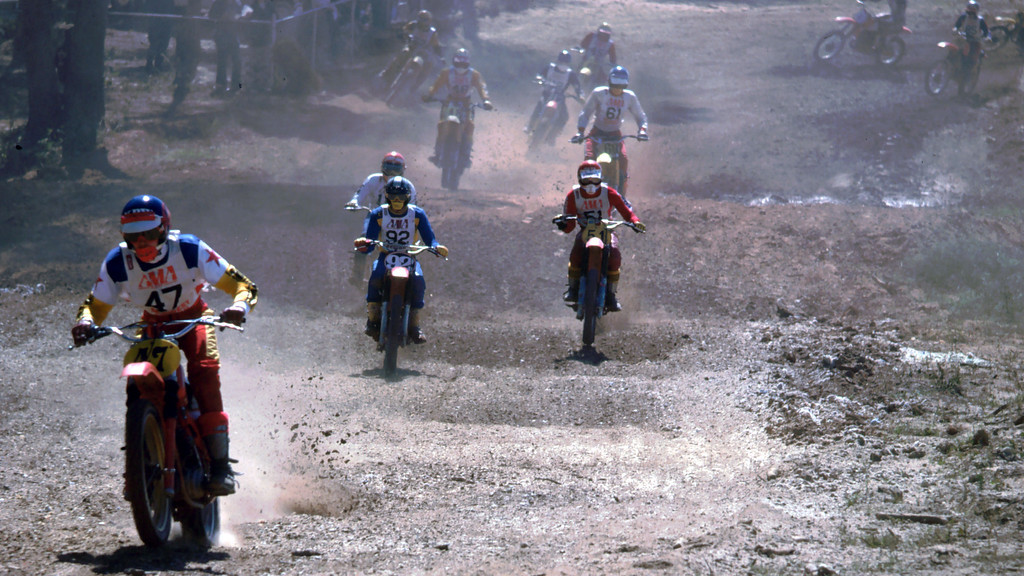 That’s #47 Shane Hruska of Michigan leading the 250 class in the first moto.